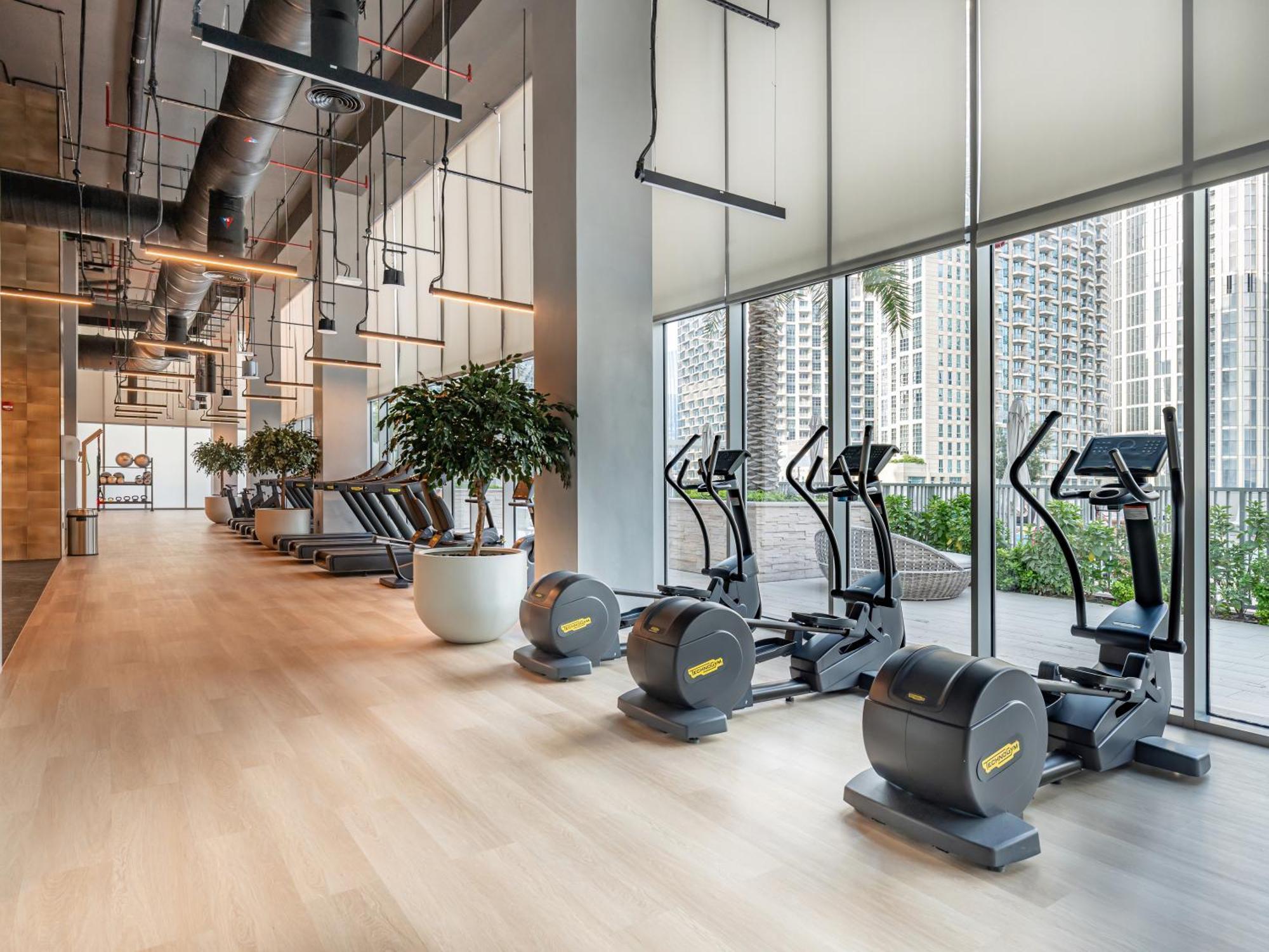 New! Panoramic Downtown & Fountain Views From High Floors Apartment *