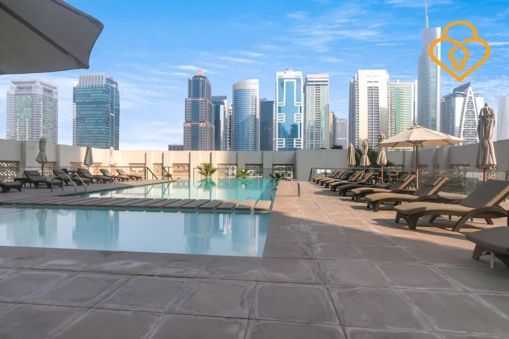 Apartment Keysplease Large 1 Bedroom Walk To Metro, West Avenue Tower Marina