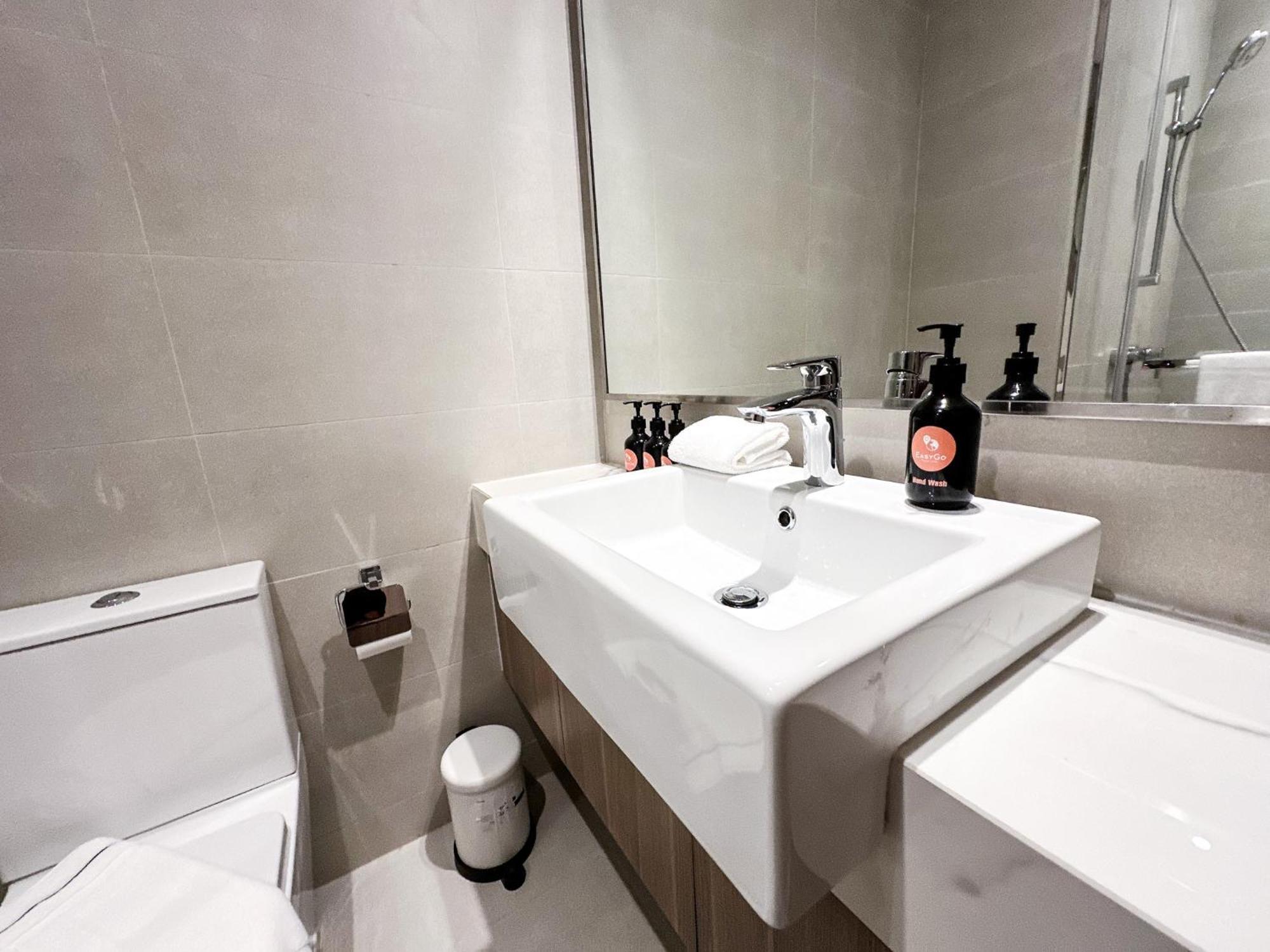 Easygo - Unbeatable Deals On Urban In Riviera 16 Apartment