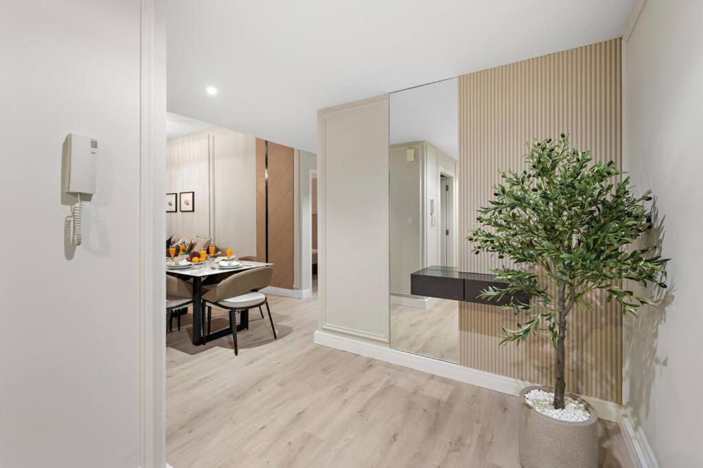 Apartment First Class 2br Breathtaking & Palm View *