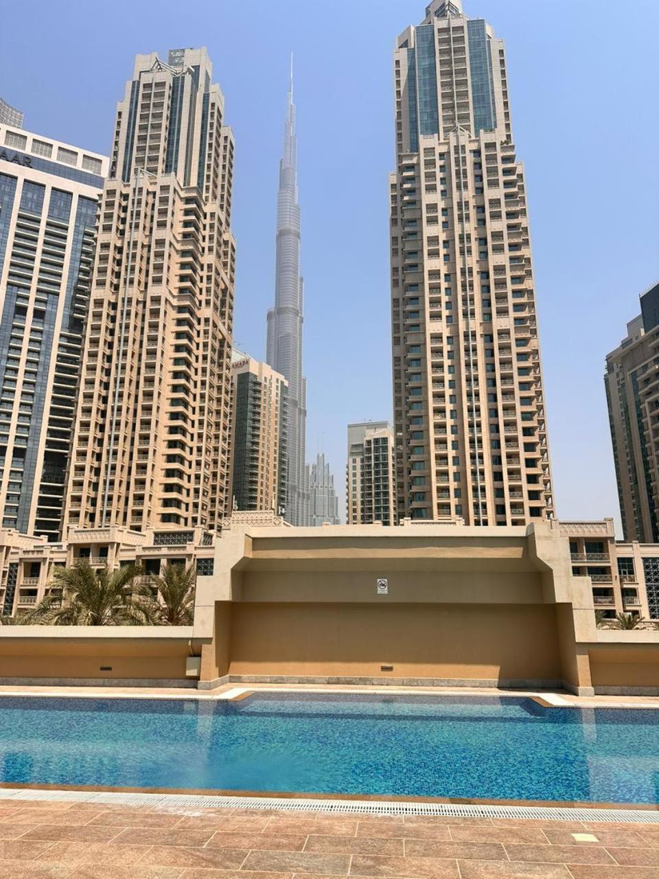 Chic With Scenic Boulevard Views *
