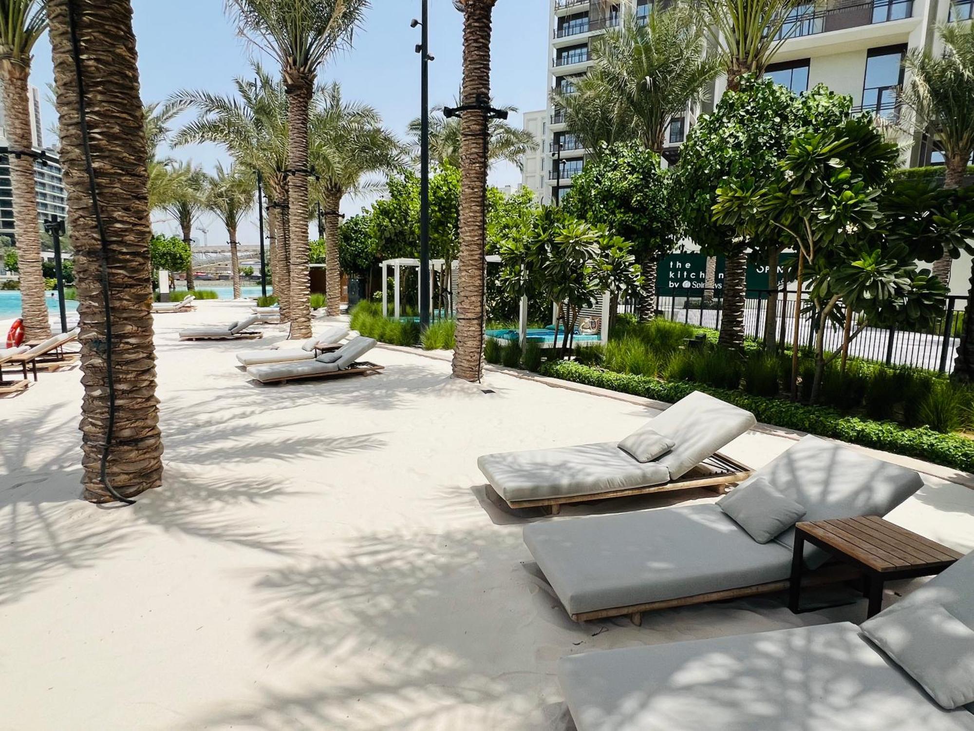 Modern 1br Creek Access Summer 3 Apartment Dubai
