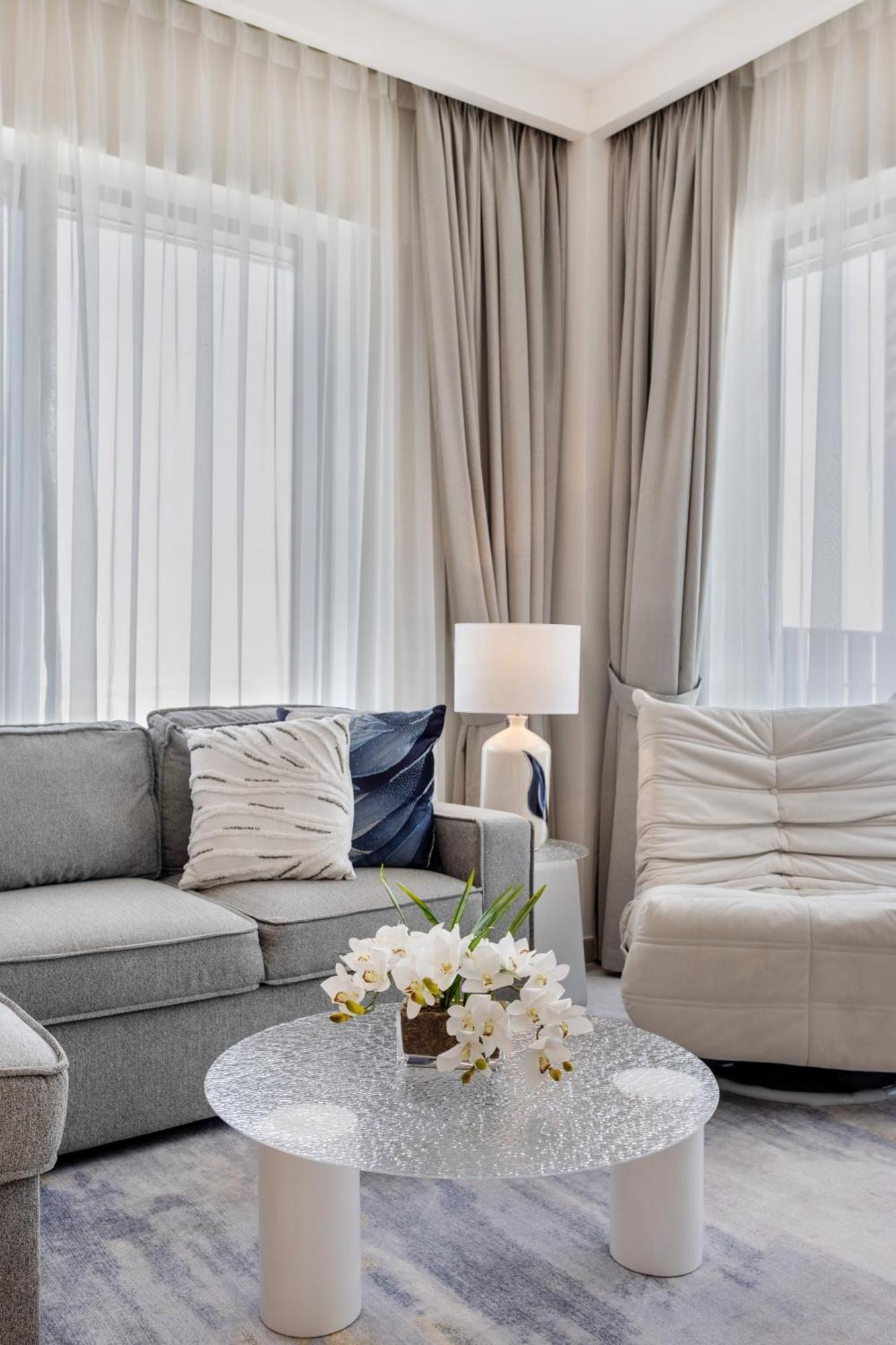 Apartment Modern 1br Creek Access Summer 3 Dubai