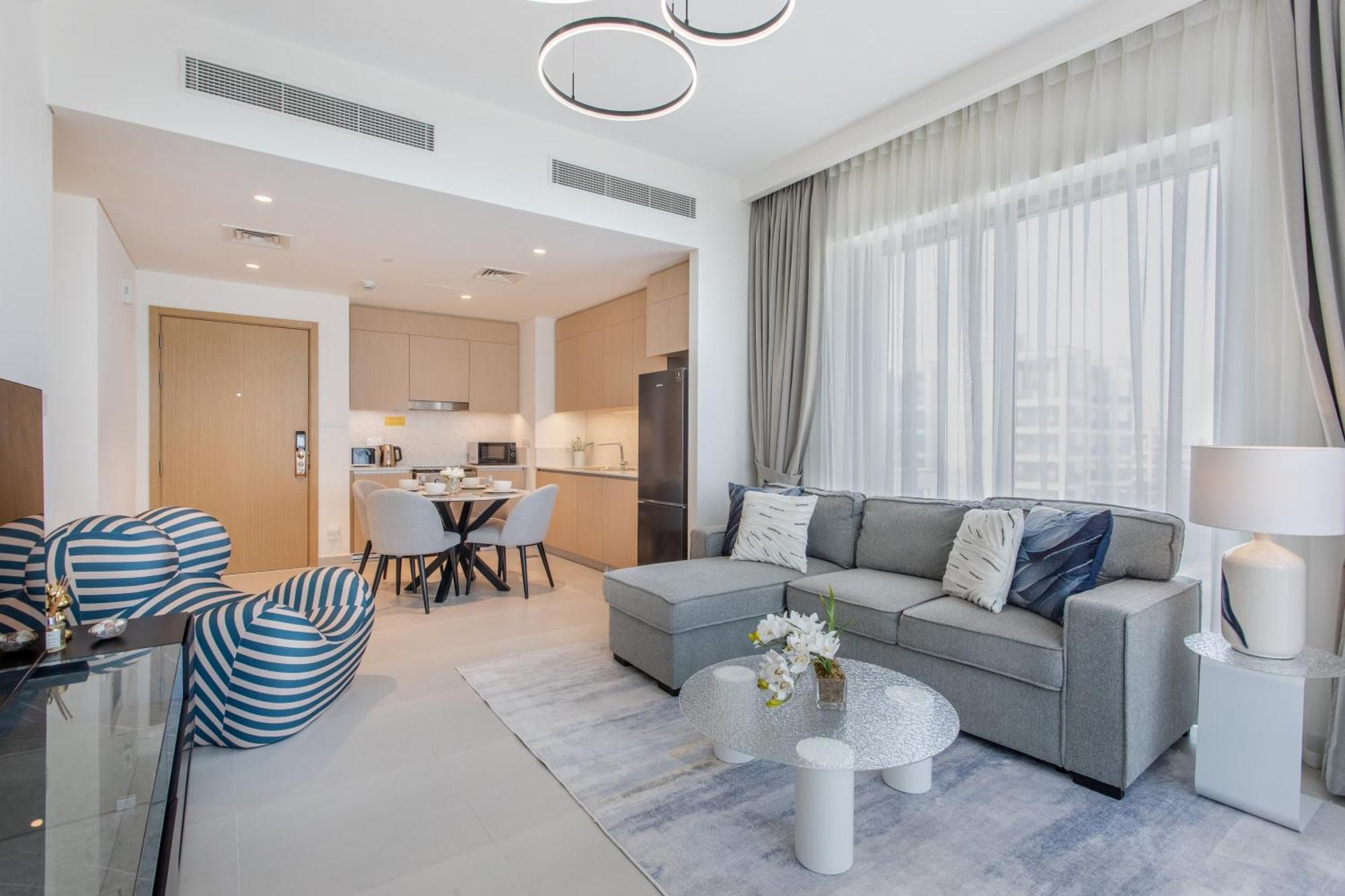 Modern 1br Creek Access Summer 3 Dubai