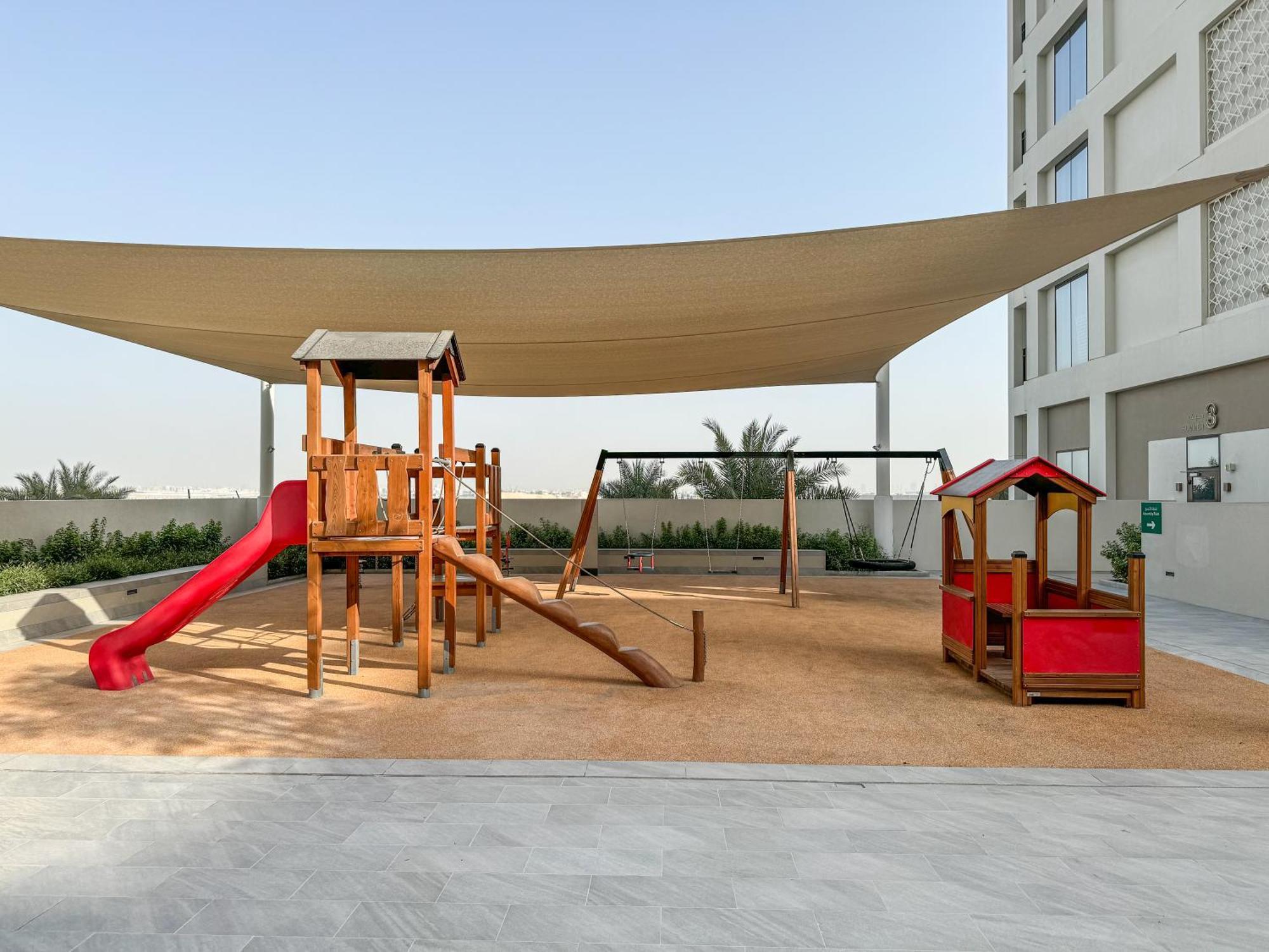 Apartment Modern 1br Creek Access Summer 3 Dubai