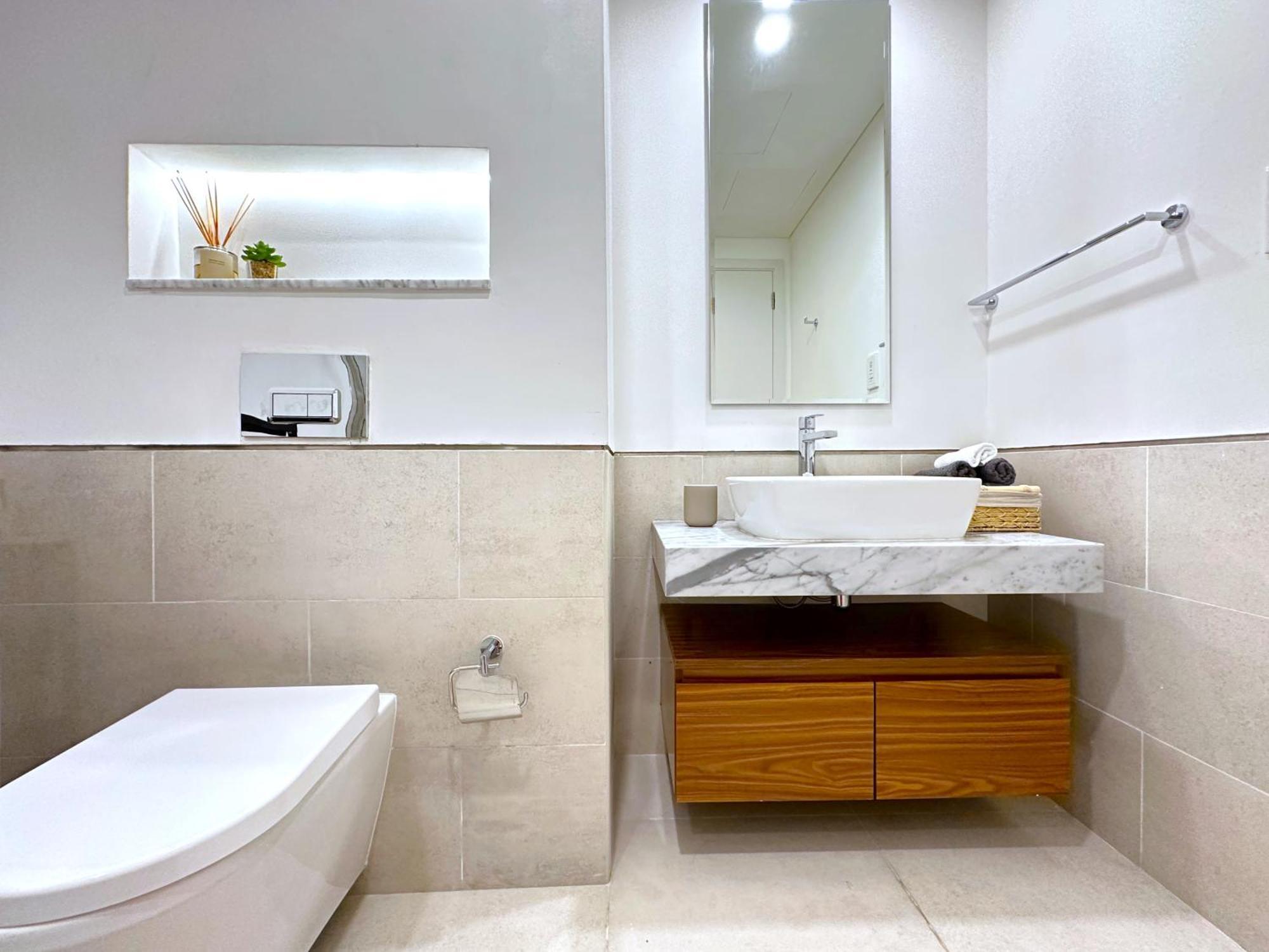 Megaluxury Flat Resort, Amazing Pool, Burj Direct View