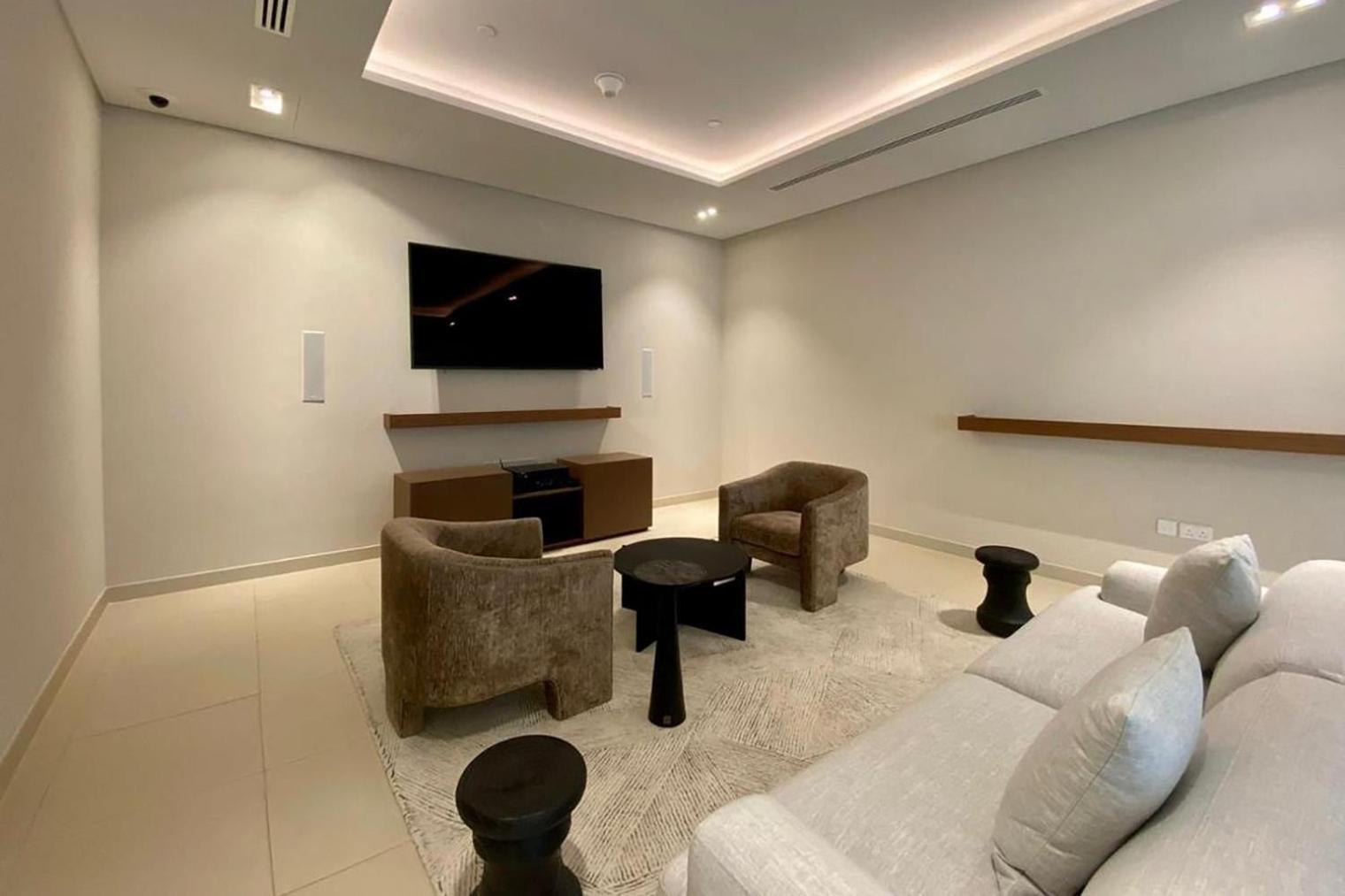 Blueground 5242 Tower Sea View Pool Garage Dxb-951 Apartment *
