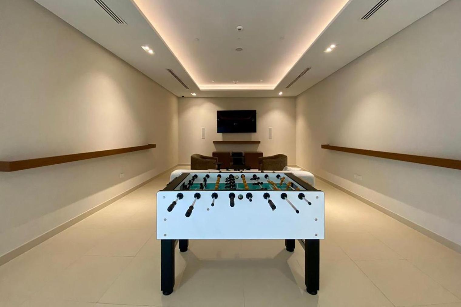 Blueground 5242 Tower Sea View Pool Garage Dxb-951
