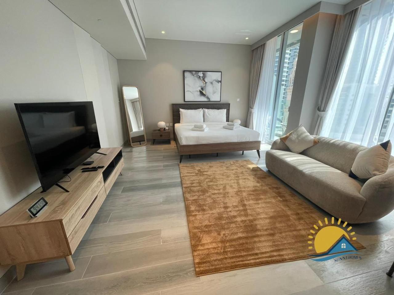 Marina Walk Gem Modern With Pool & Gym Access, Steps To & Metro Apartment