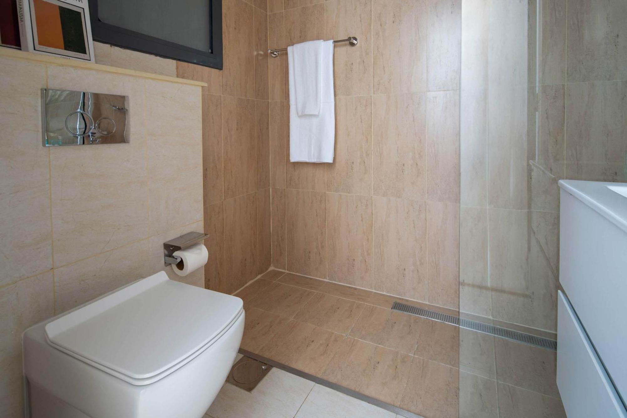 Apartment Frank Porter - Regina Tower *