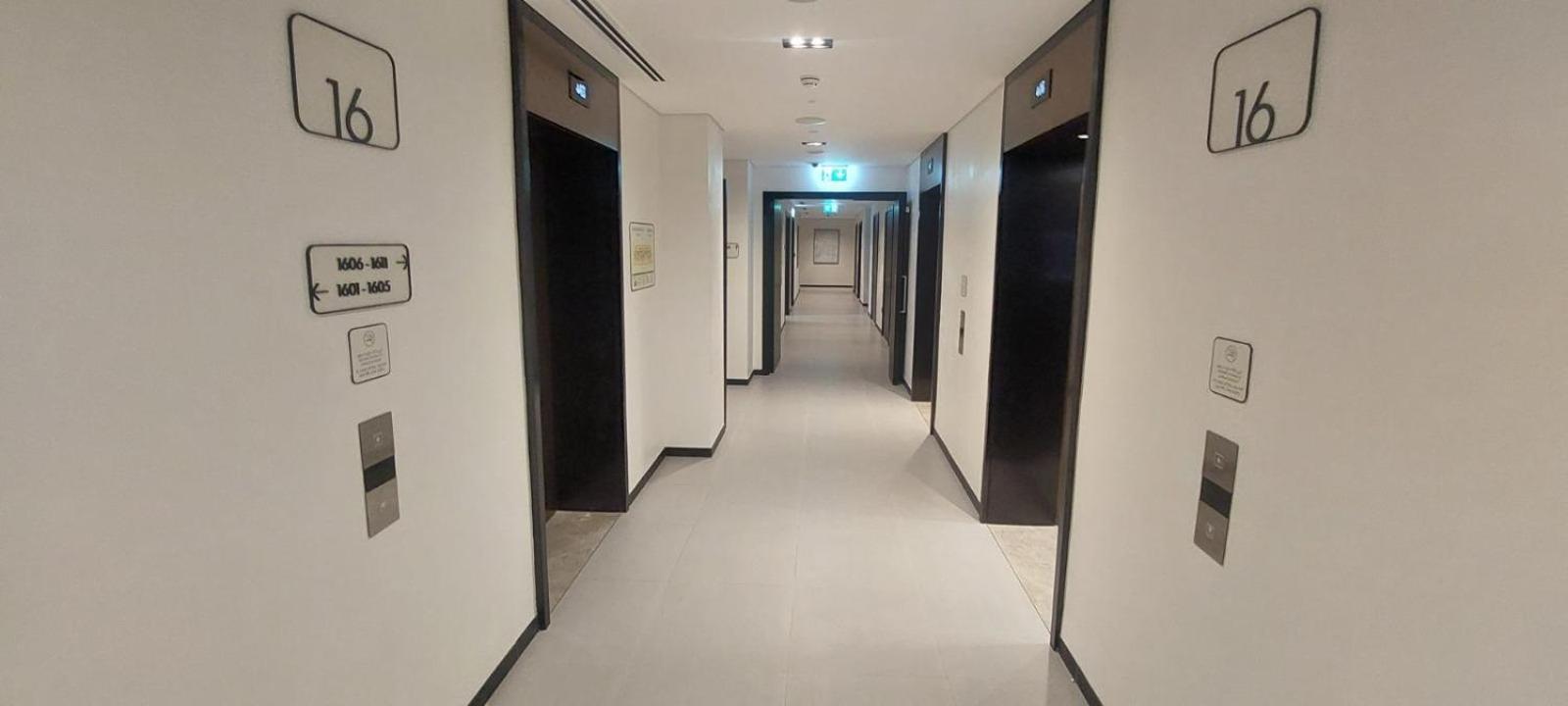 Burj Crown M Bin Rasheed Family In Downtown Apartment
