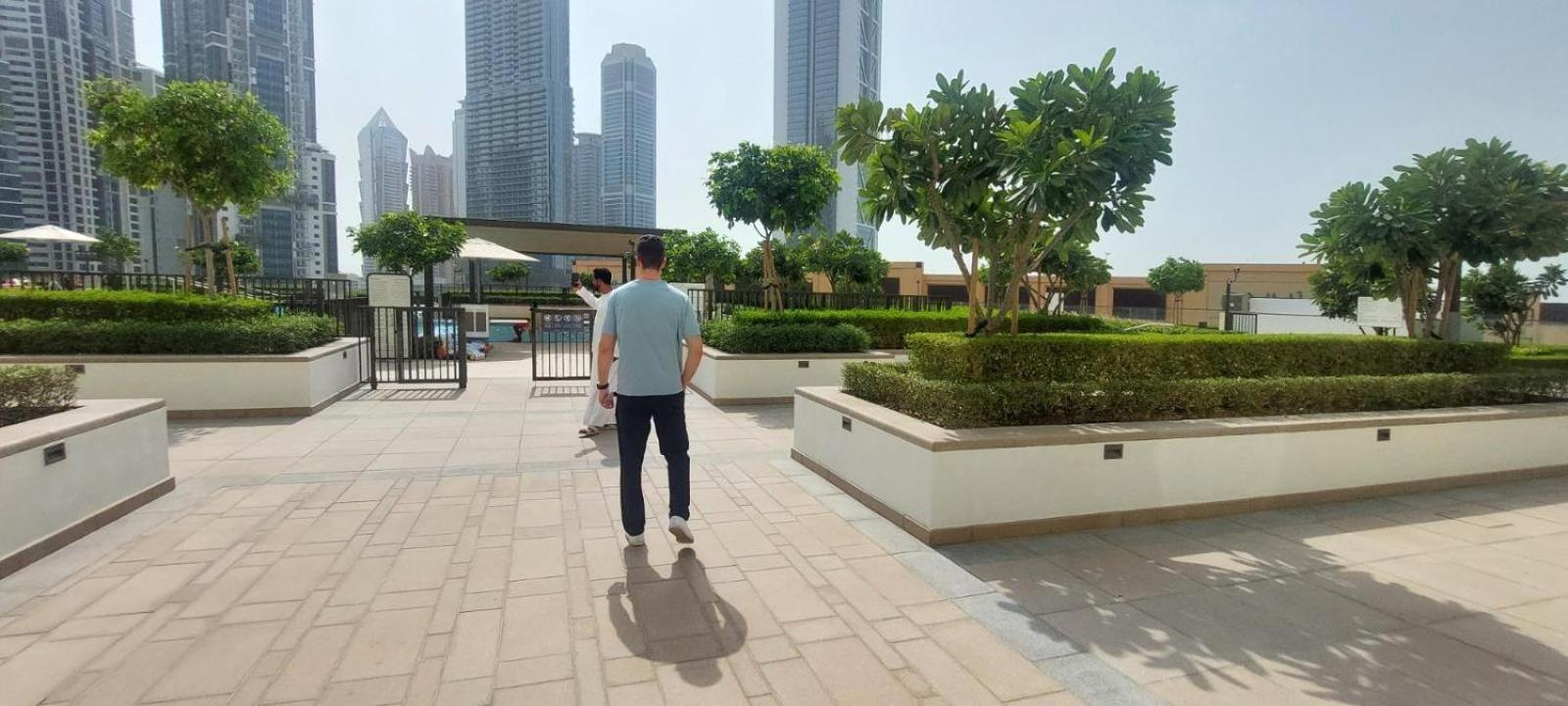 Burj Crown M Bin Rasheed Family In Downtown *