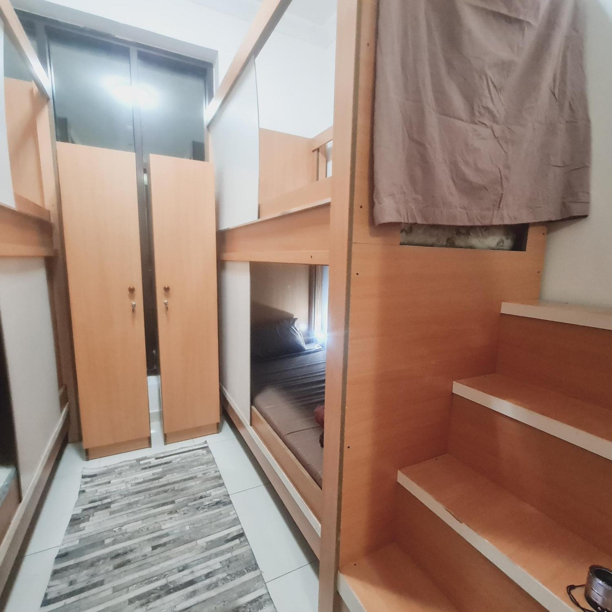 Albergue La Gold Capsule Men's Dubai