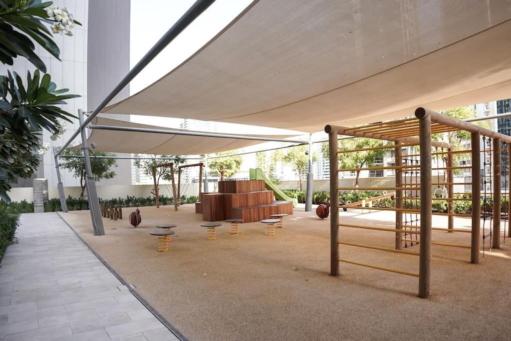 Downtown Luxurious 1br Near Mall And Fountain Dubai