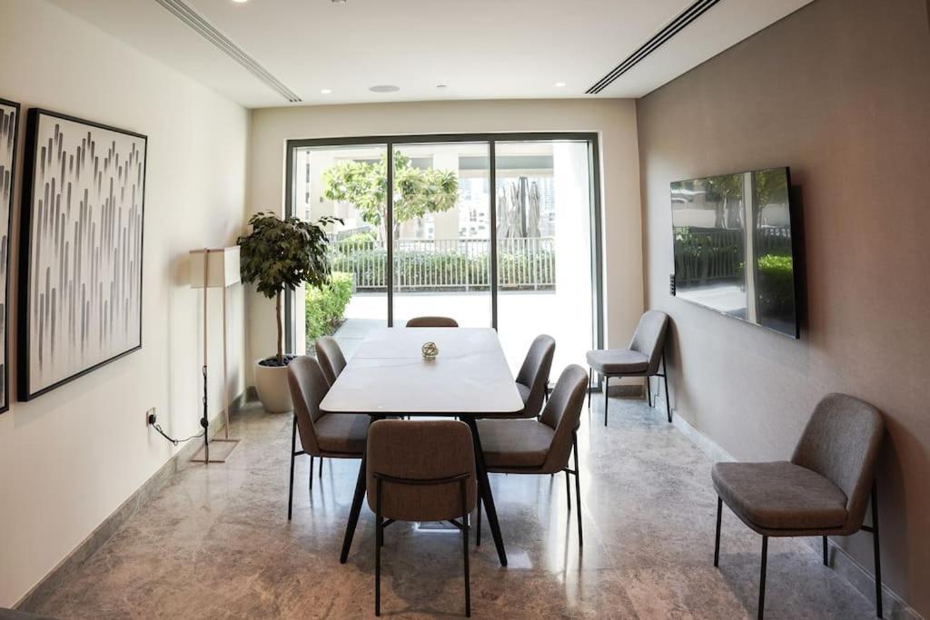 Downtown Luxurious 1br Near Mall And Fountain Apartment *