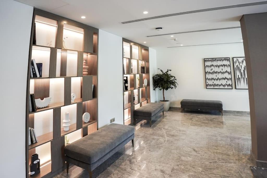 Apartment Downtown Luxurious 1br Near Mall And Fountain