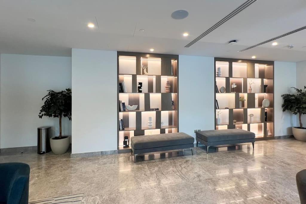 Downtown Luxurious 1br Near Mall And Fountain Apartment Dubai