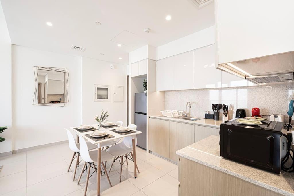 Apartment Downtown Luxurious 1br Near Mall And Fountain