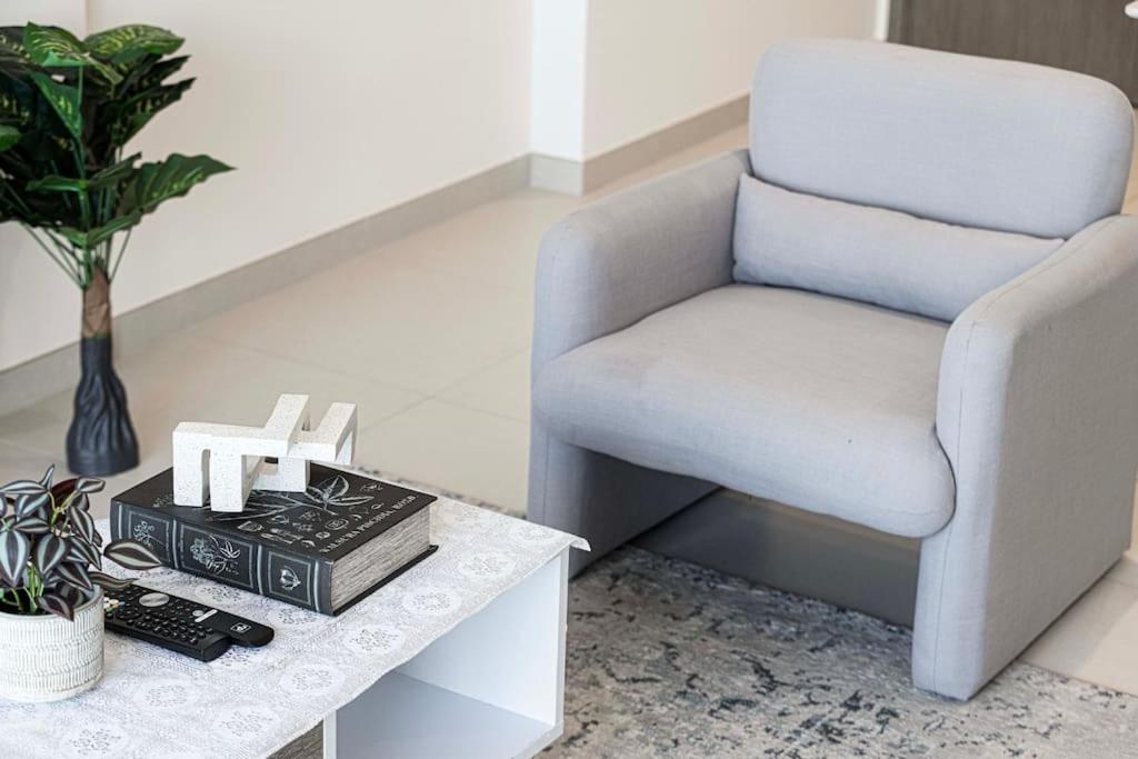 Apartment Downtown Luxurious 1br Near Mall And Fountain