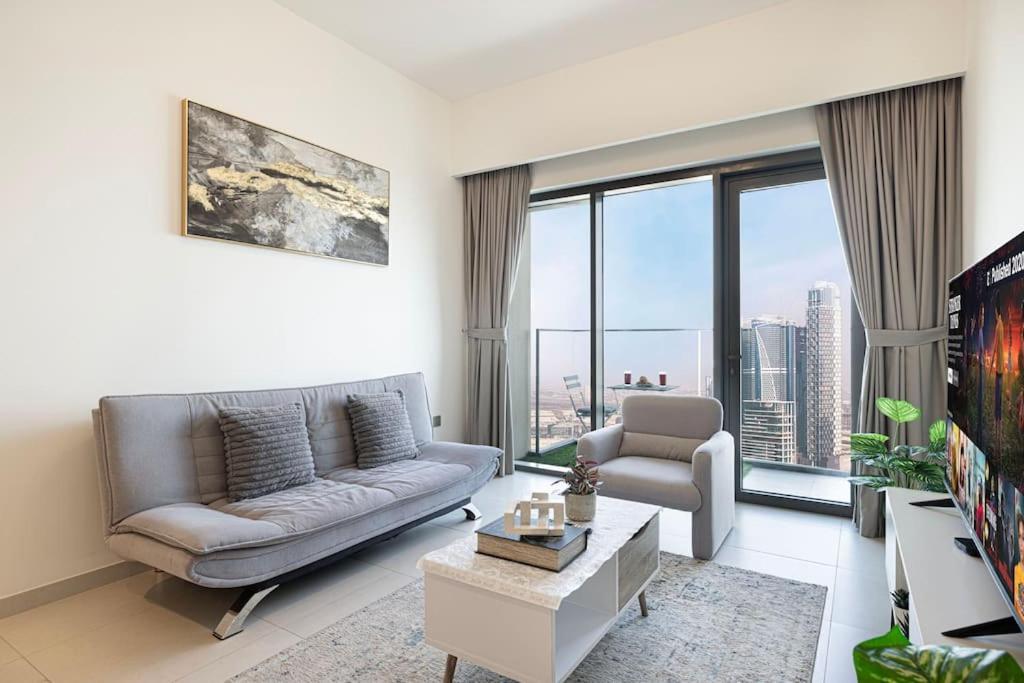 Downtown Luxurious 1br Near Mall And Fountain Apartment Dubai