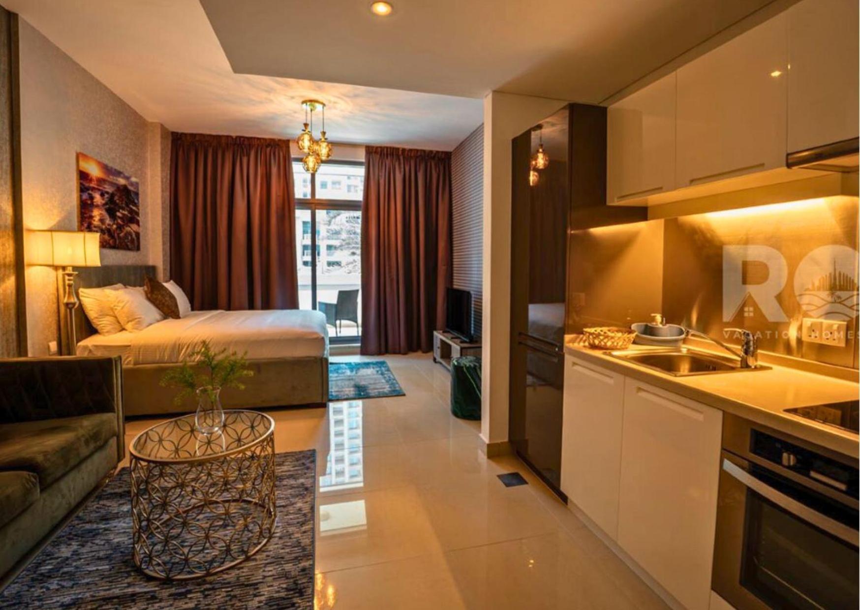 Chic With Scenic Boulevard Views Dubai