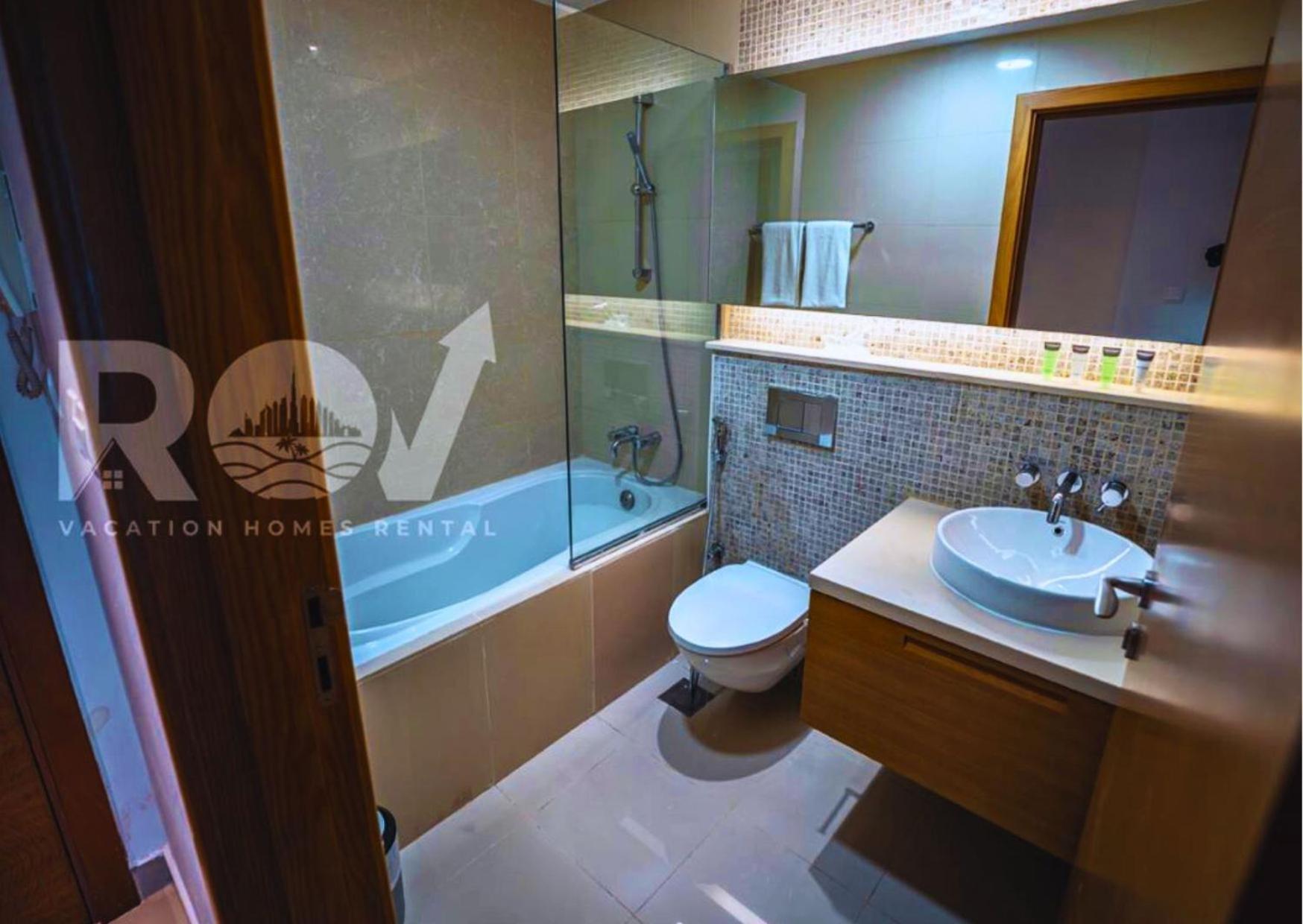 Chic With Scenic Boulevard Views * Dubai