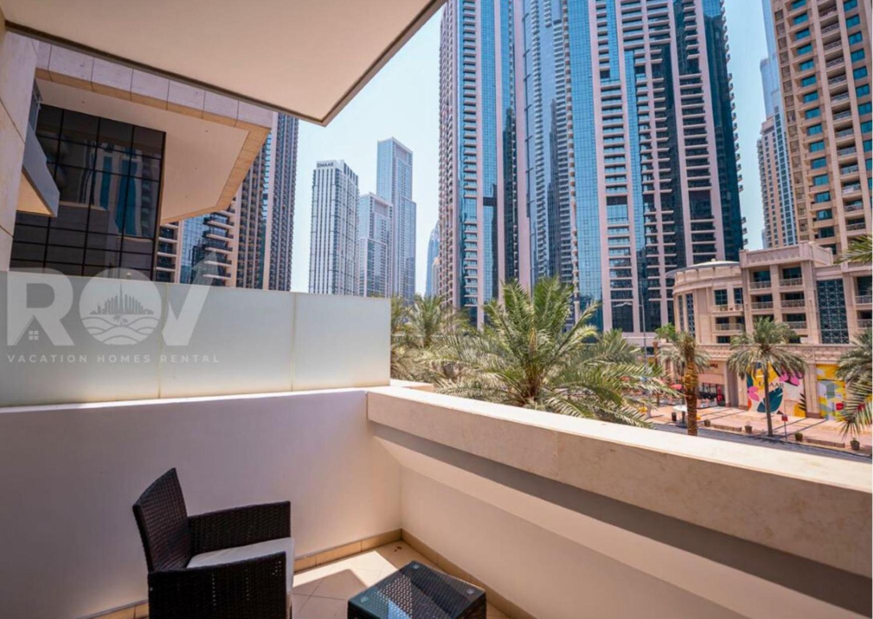 Chic With Scenic Boulevard Views