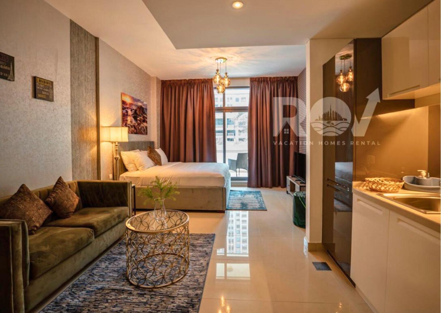 Apartment Chic With Scenic Boulevard Views Dubai