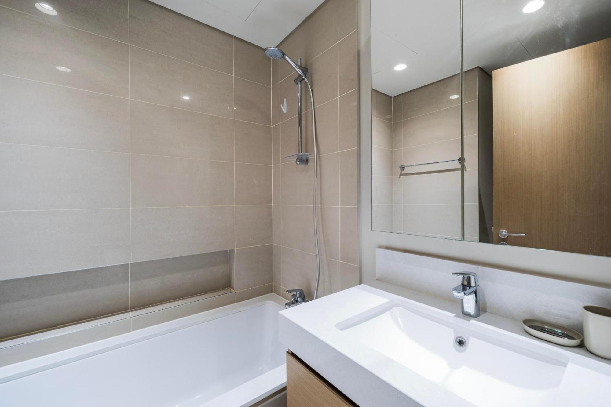 Apartment Vibrant Living In The Center - Creek Harbour Dubai