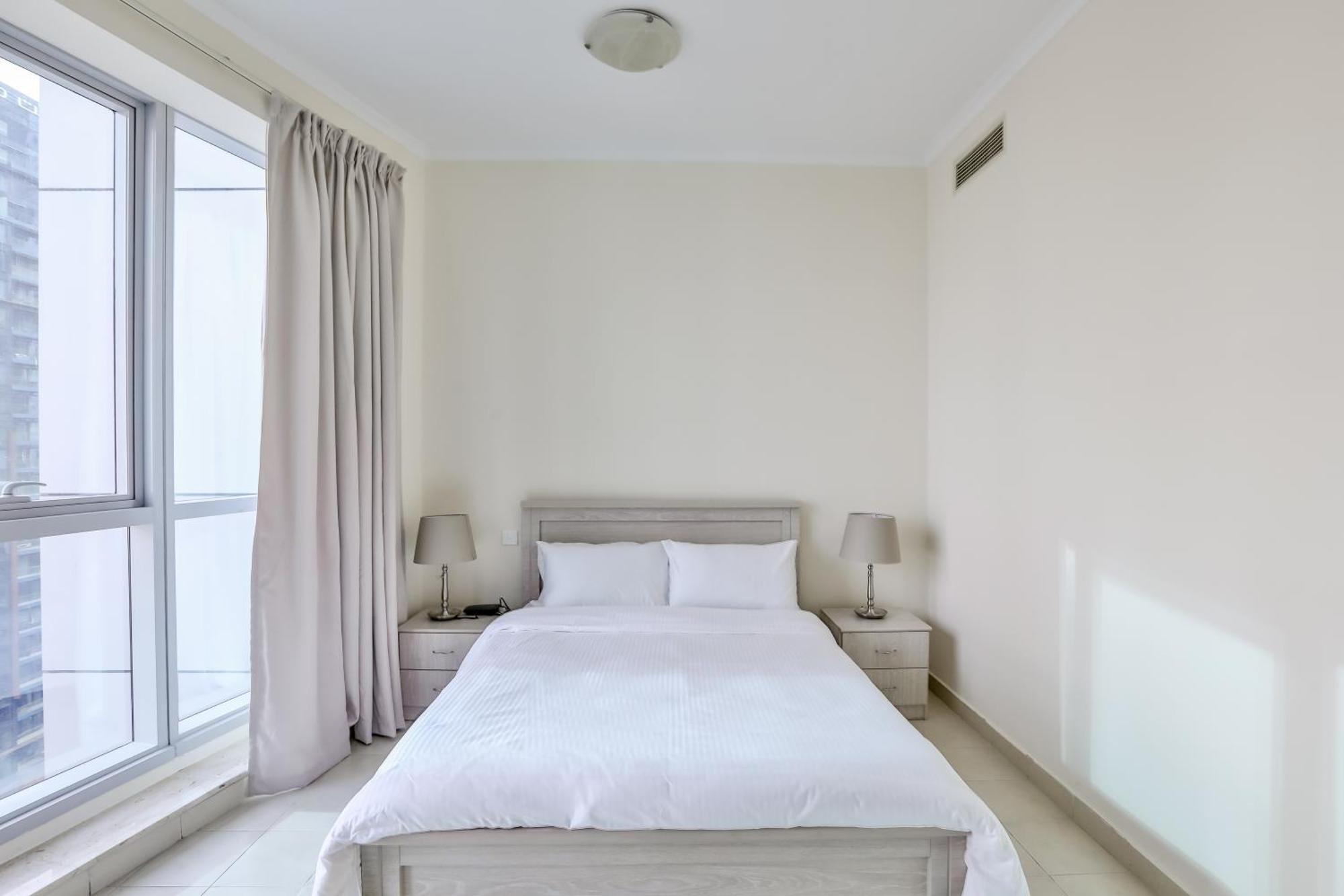 2 Bedroom High Floor Torch Tower Marina - Nox *