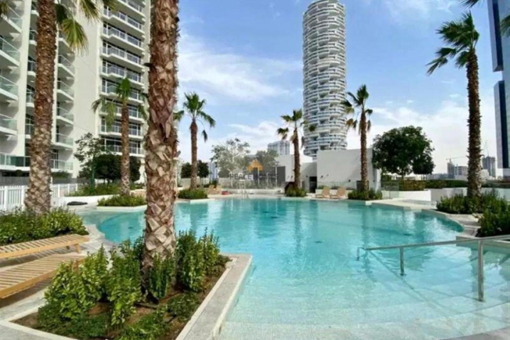 Apartment Luxurious One Bedroom , Jvc -