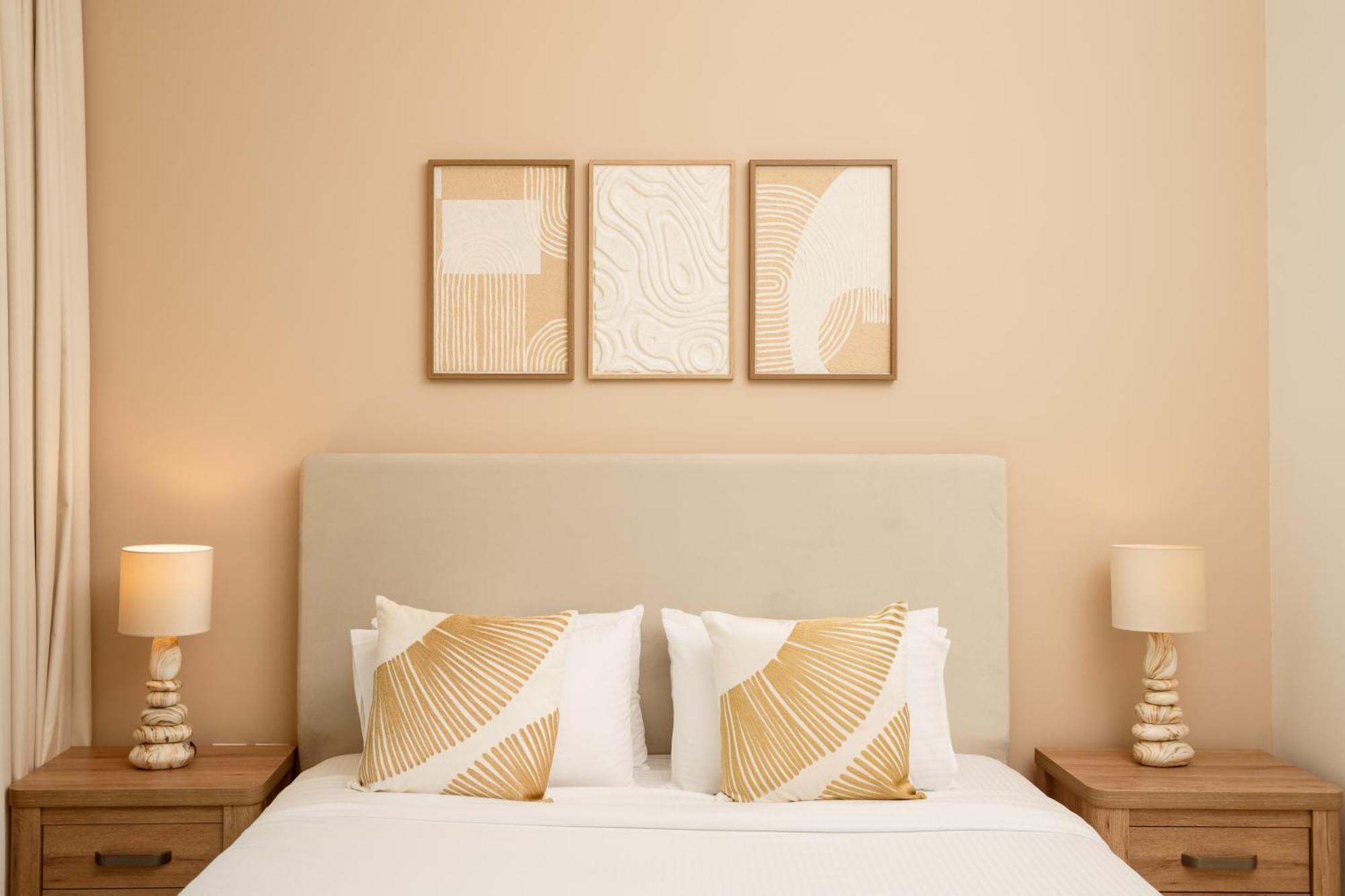 Prime Retreats @ Downtown Views By Emaar *