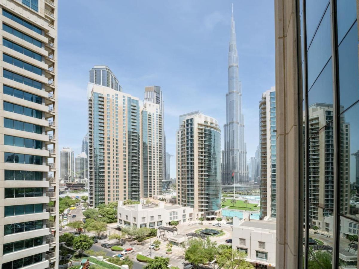 Downtown 1 Bed - Burj Khalifa Balcony View