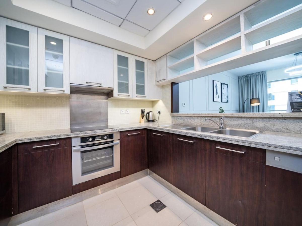 Apartment Downtown 1 Bed - Burj Khalifa Balcony View Dubai