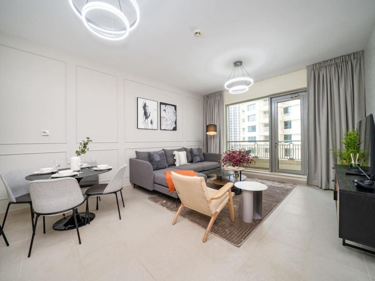 Apartment Downtown 1 Bed - Burj Khalifa Balcony View Dubai