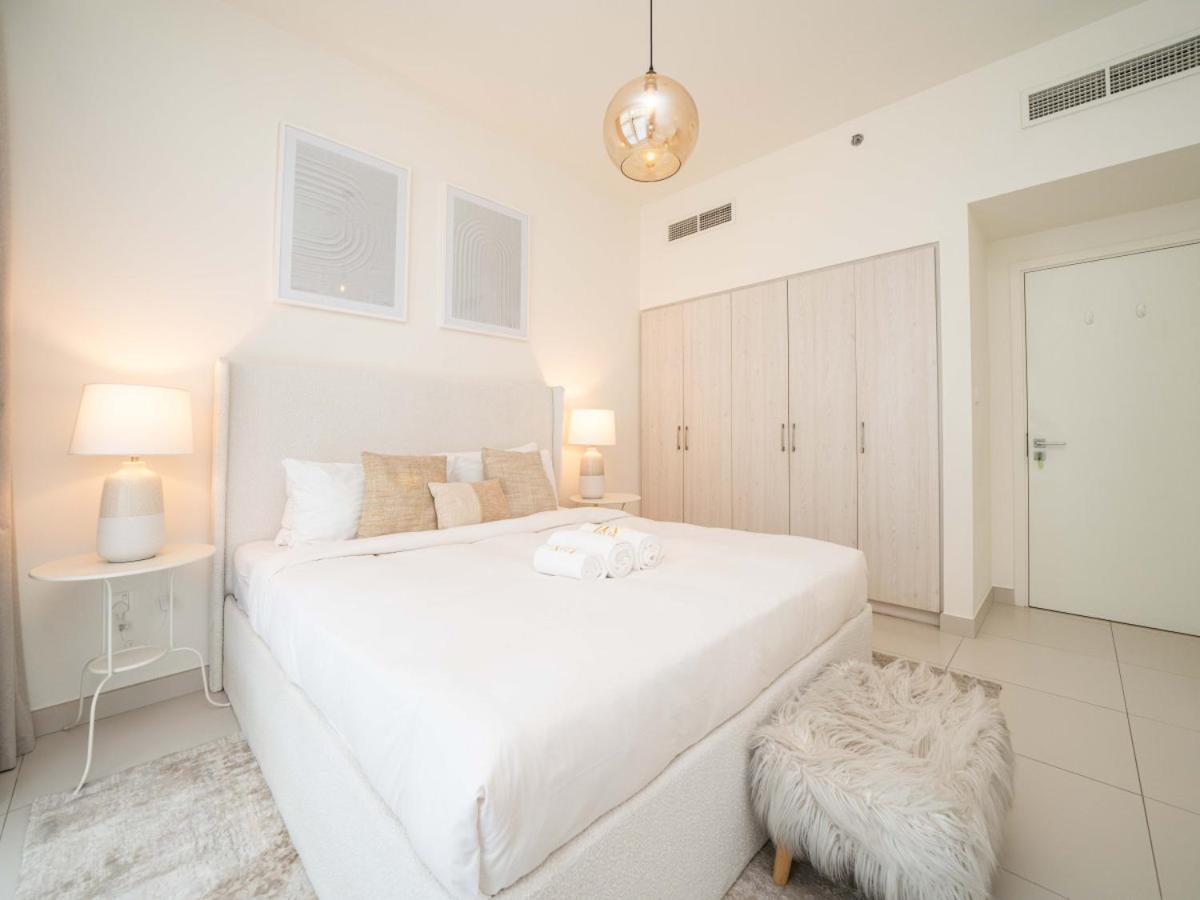 Hills Elegant 1-bed With Terrace Apartment *