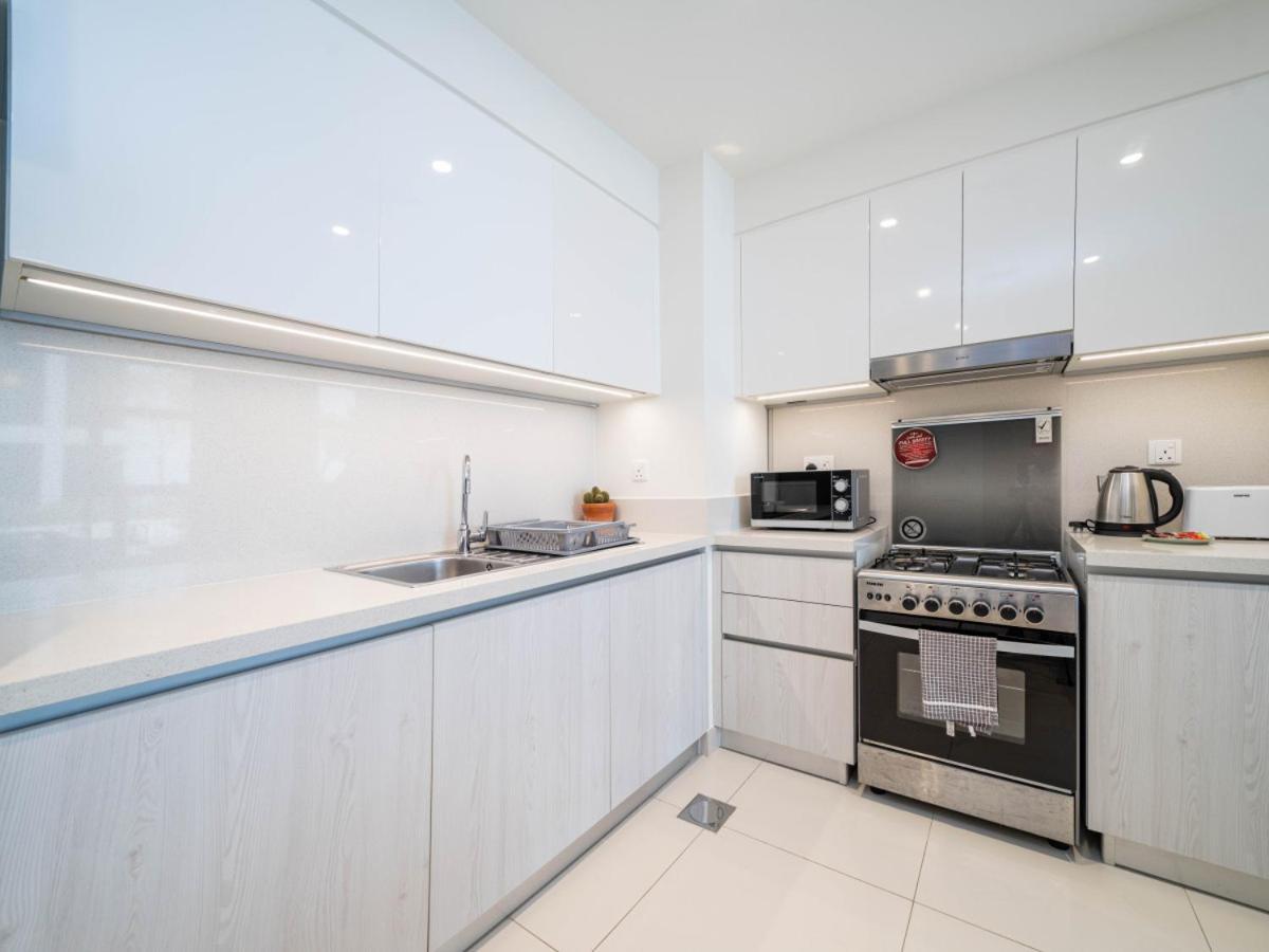 Apartment Hills Elegant 1-bed With Terrace Dubai