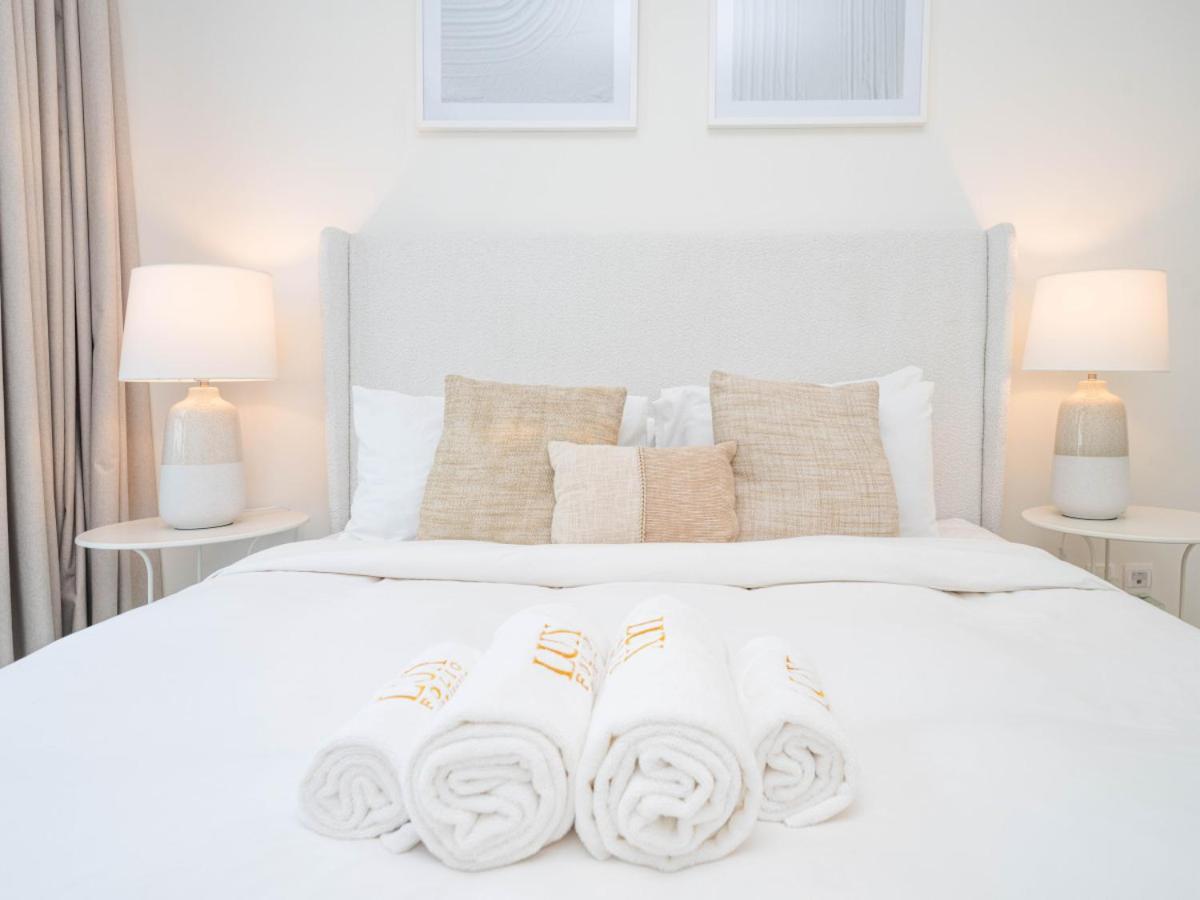 Hills Elegant 1-bed With Terrace Apartment