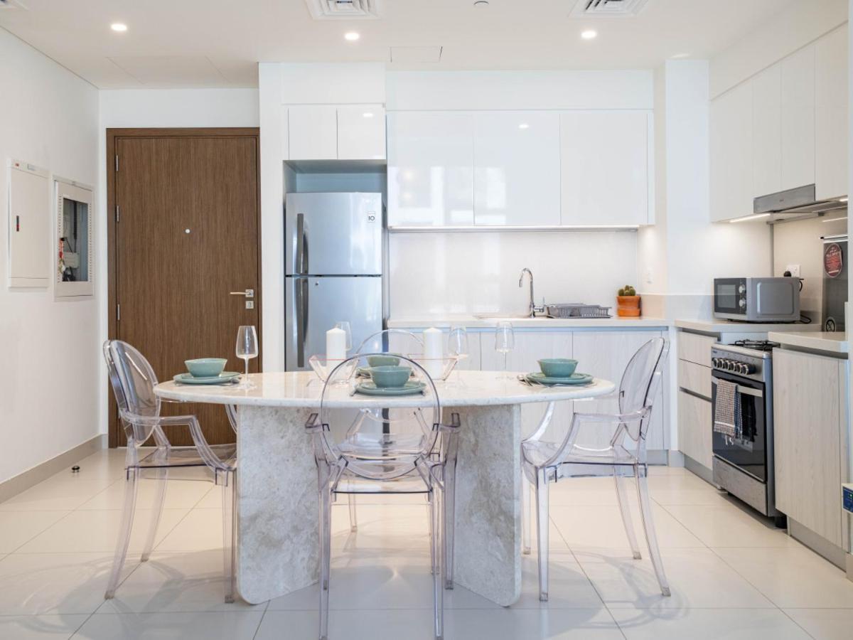 Apartment Hills Elegant 1-bed With Terrace