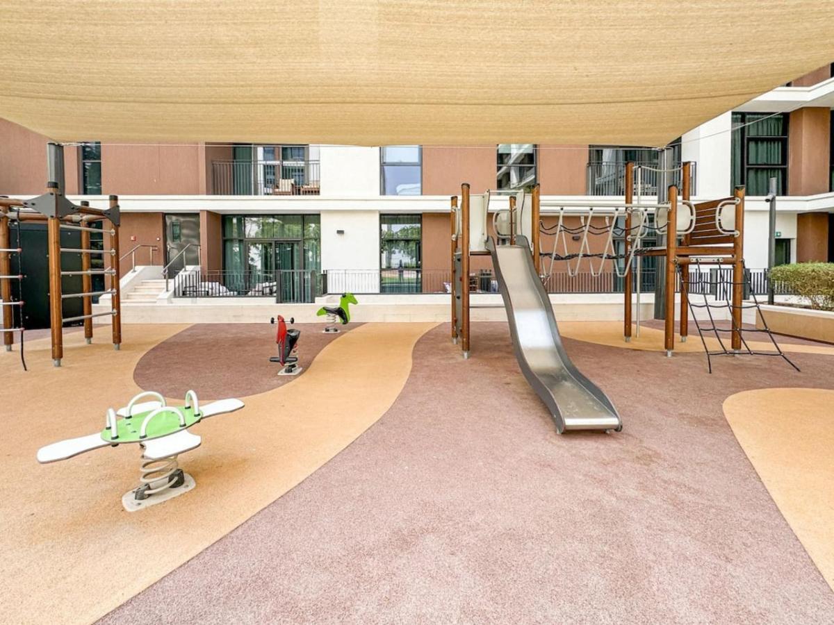 Hills Elegant 1-bed With Terrace Apartment