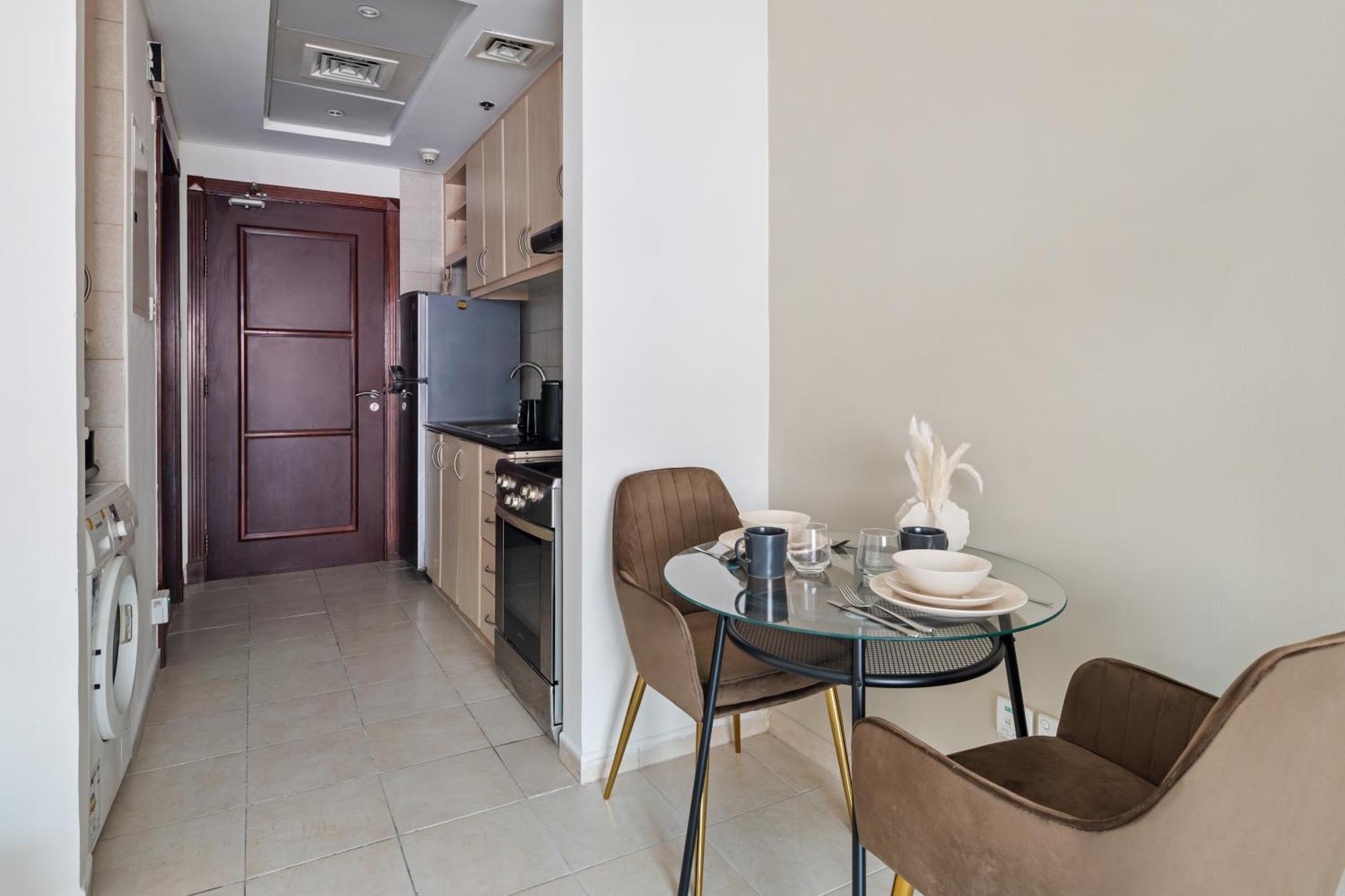 Urban Designer Apt - Family Friendly