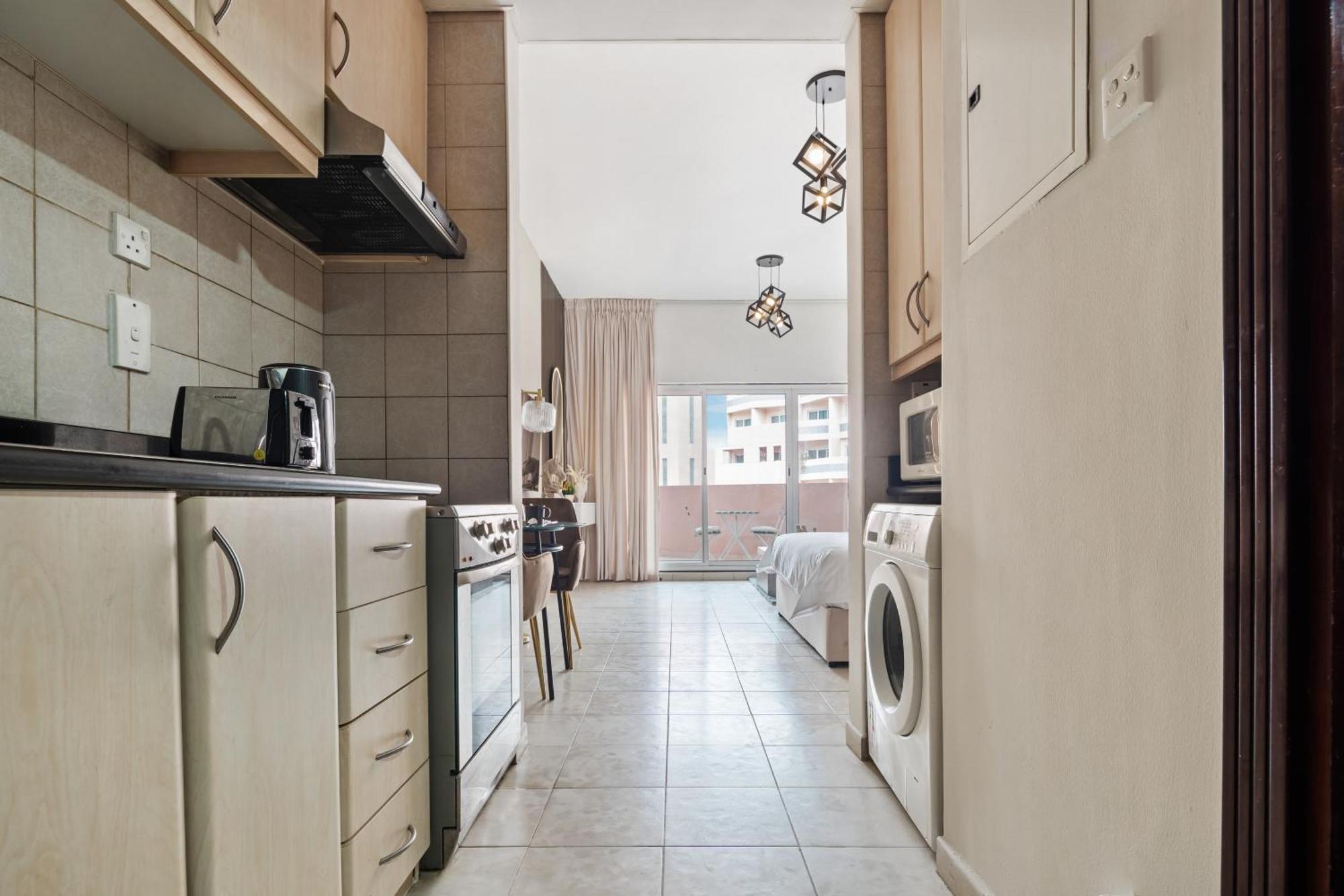 Urban Designer Apt - Family Friendly Apartment *