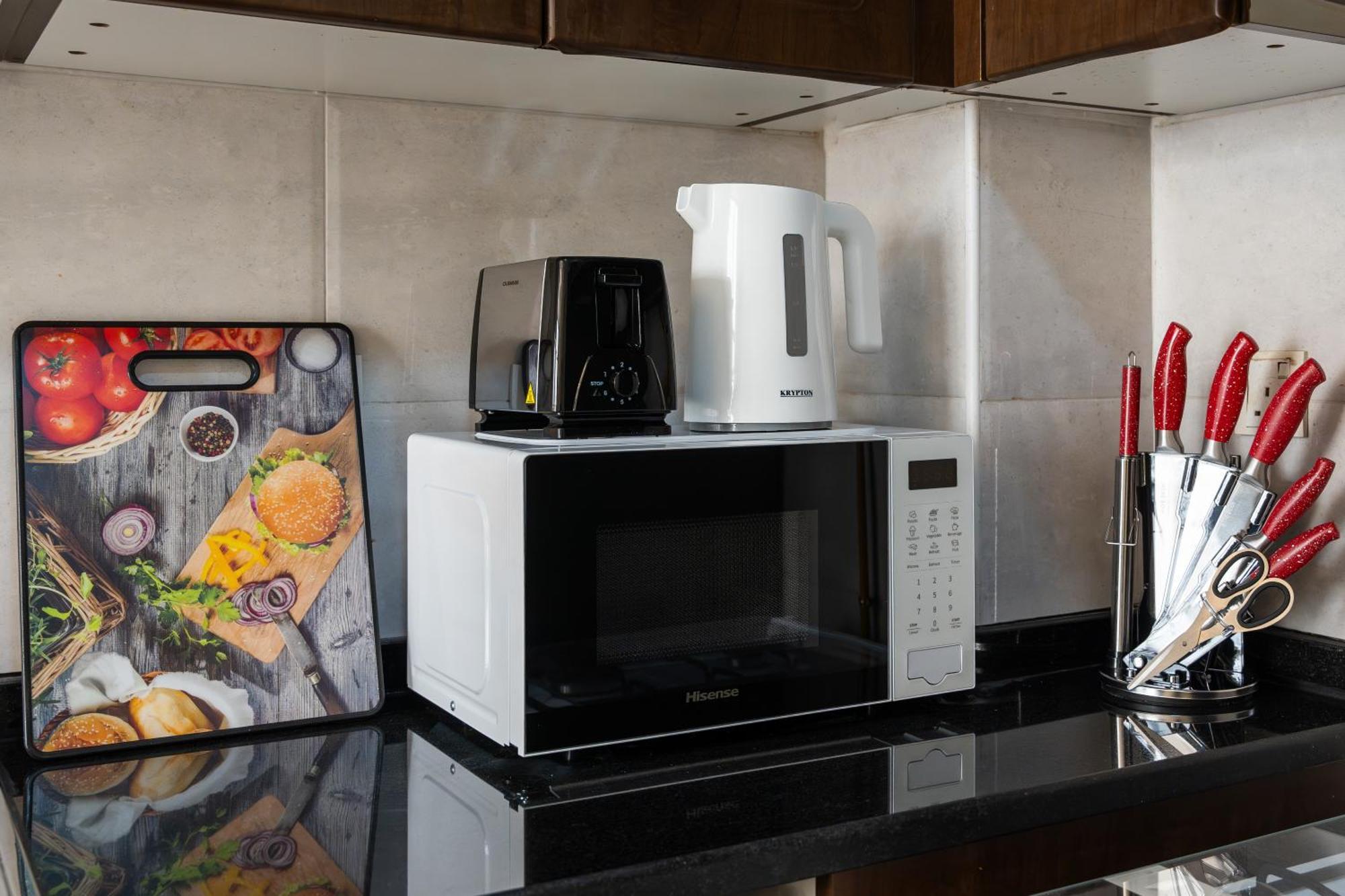 Contemporary With Amazing Amenities *