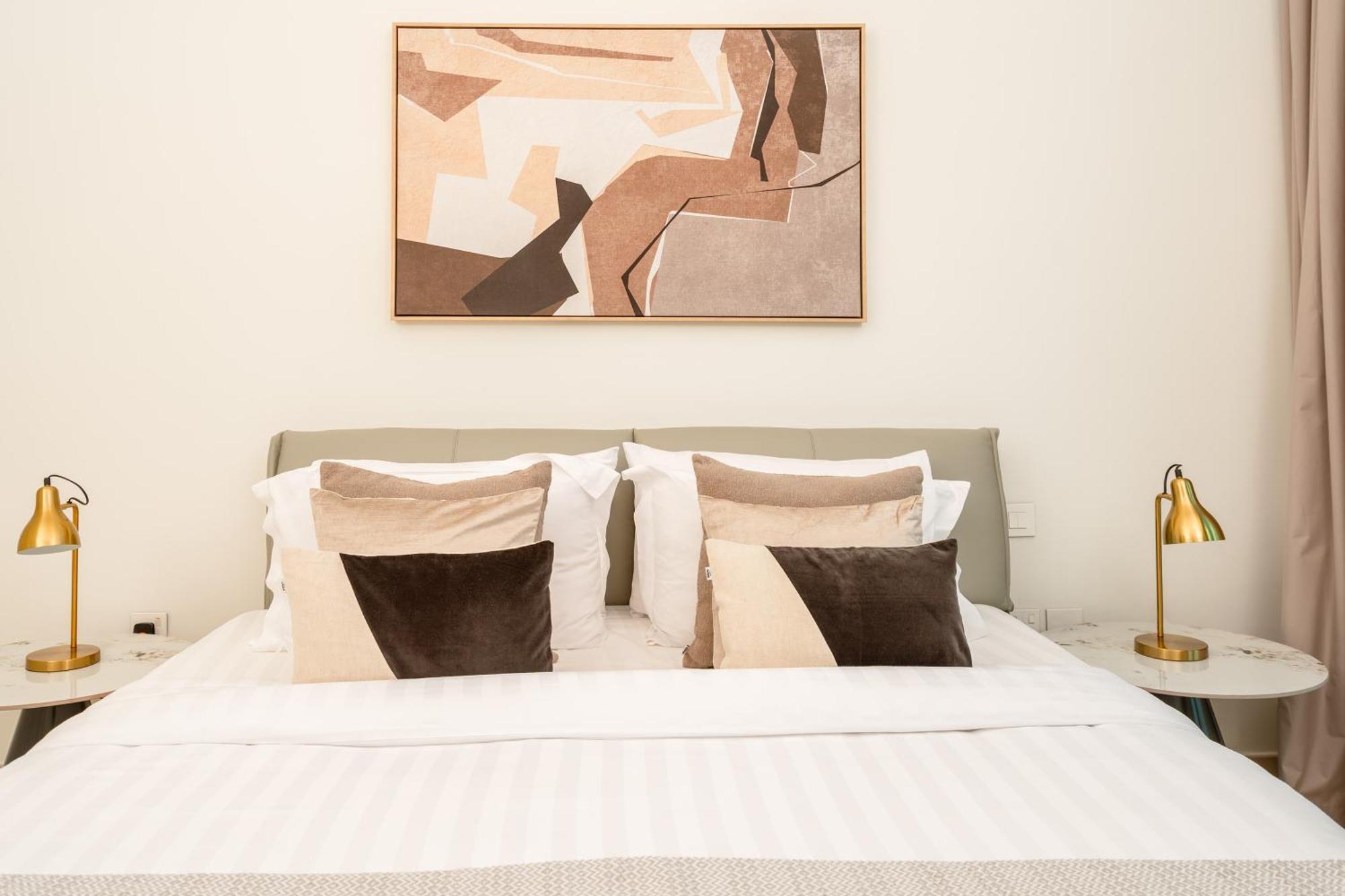 Prime Retreats @ Downtown Views By Emaar * Dubai
