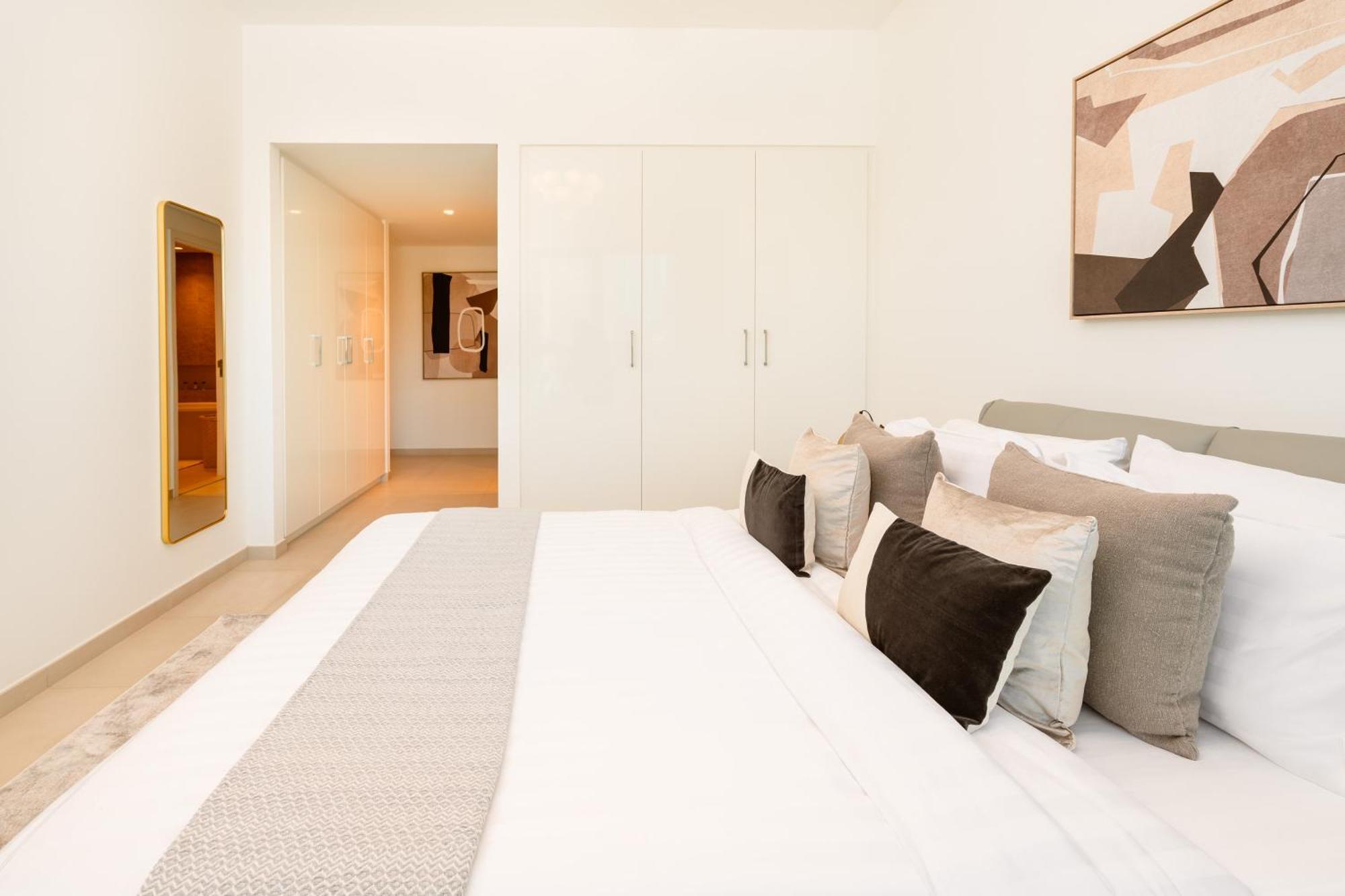 Prime Retreats @ Downtown Views By Emaar * Dubai