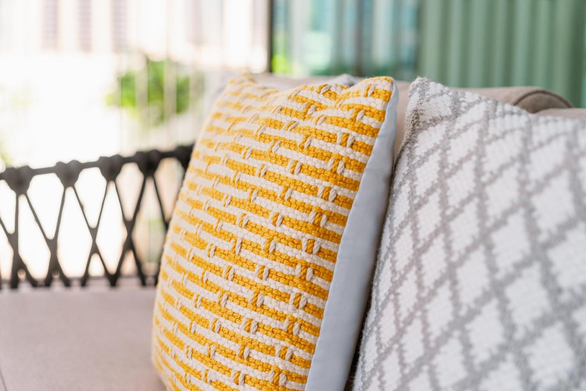 Prime Retreats @ Downtown Views By Emaar Apartment