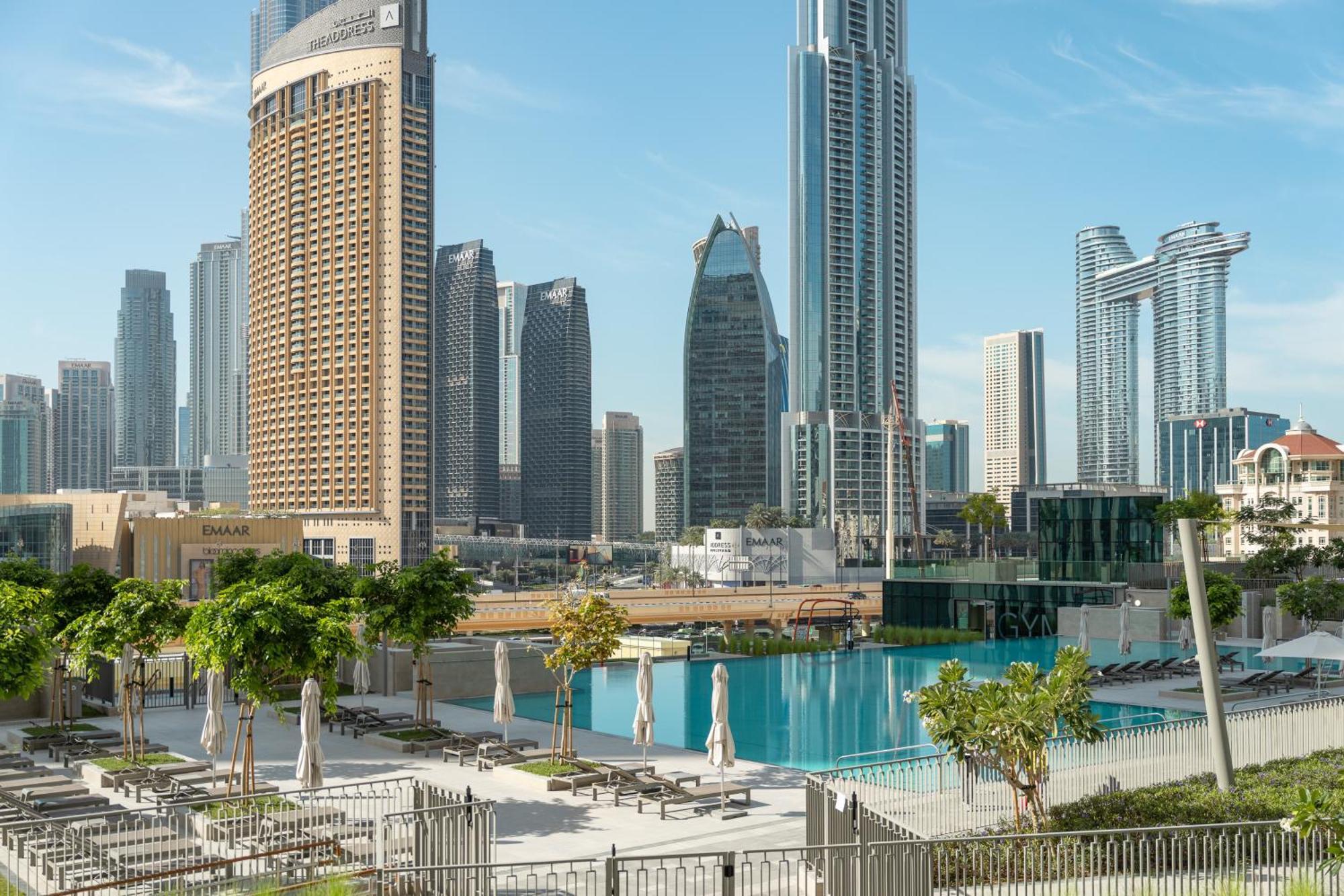 Prime Retreats @ Downtown Views By Emaar Apartment
