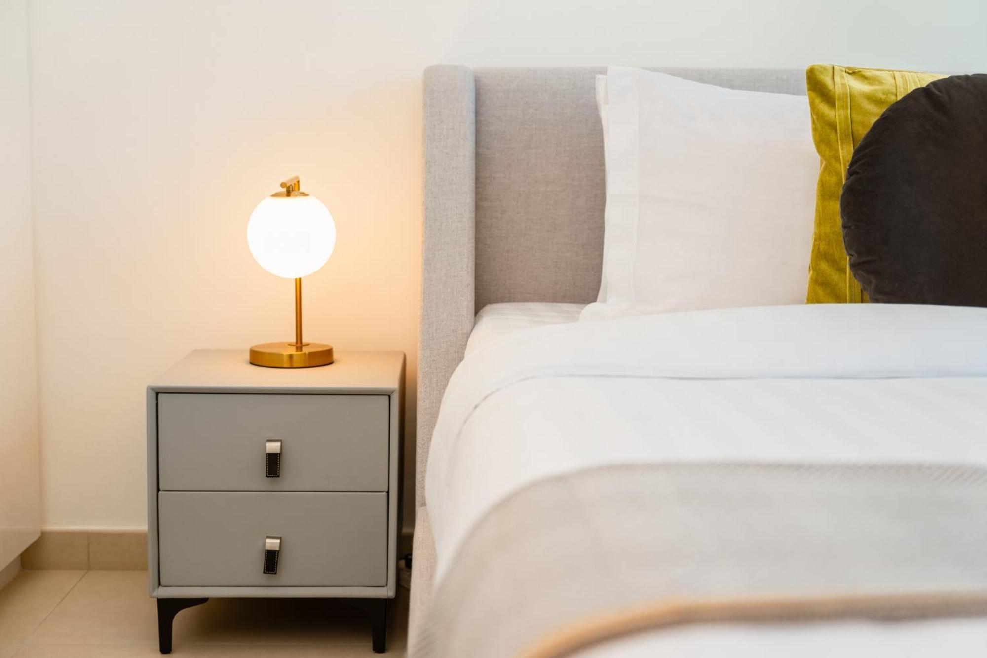 Prime Retreats @ Downtown Views By Emaar Apartment *