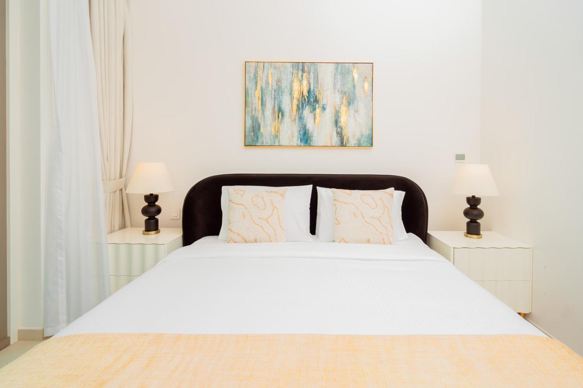 Prime Retreats @ Downtown Views By Emaar Apartment *