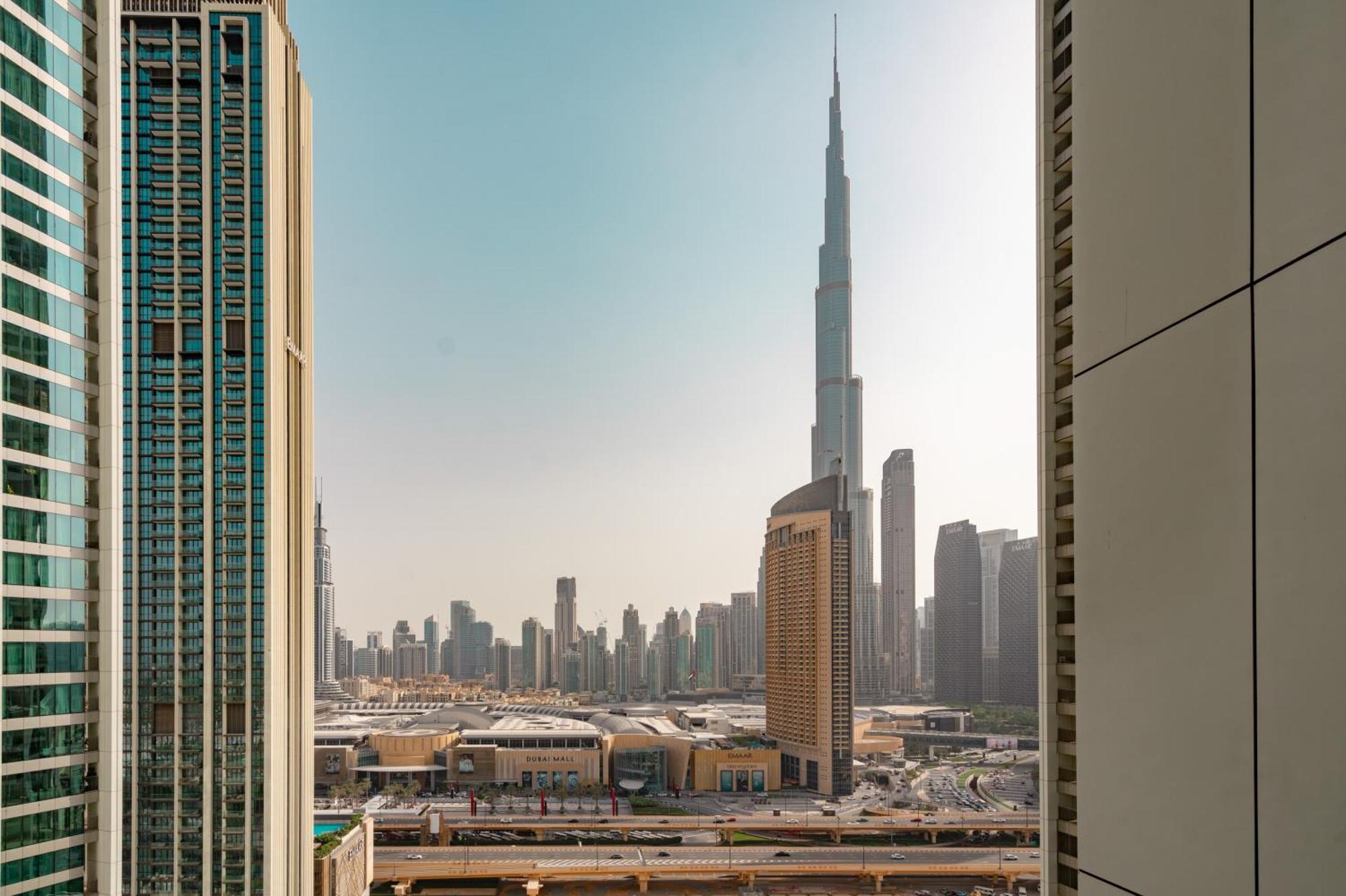 Prime Retreats @ Downtown Views By Emaar Apartment *